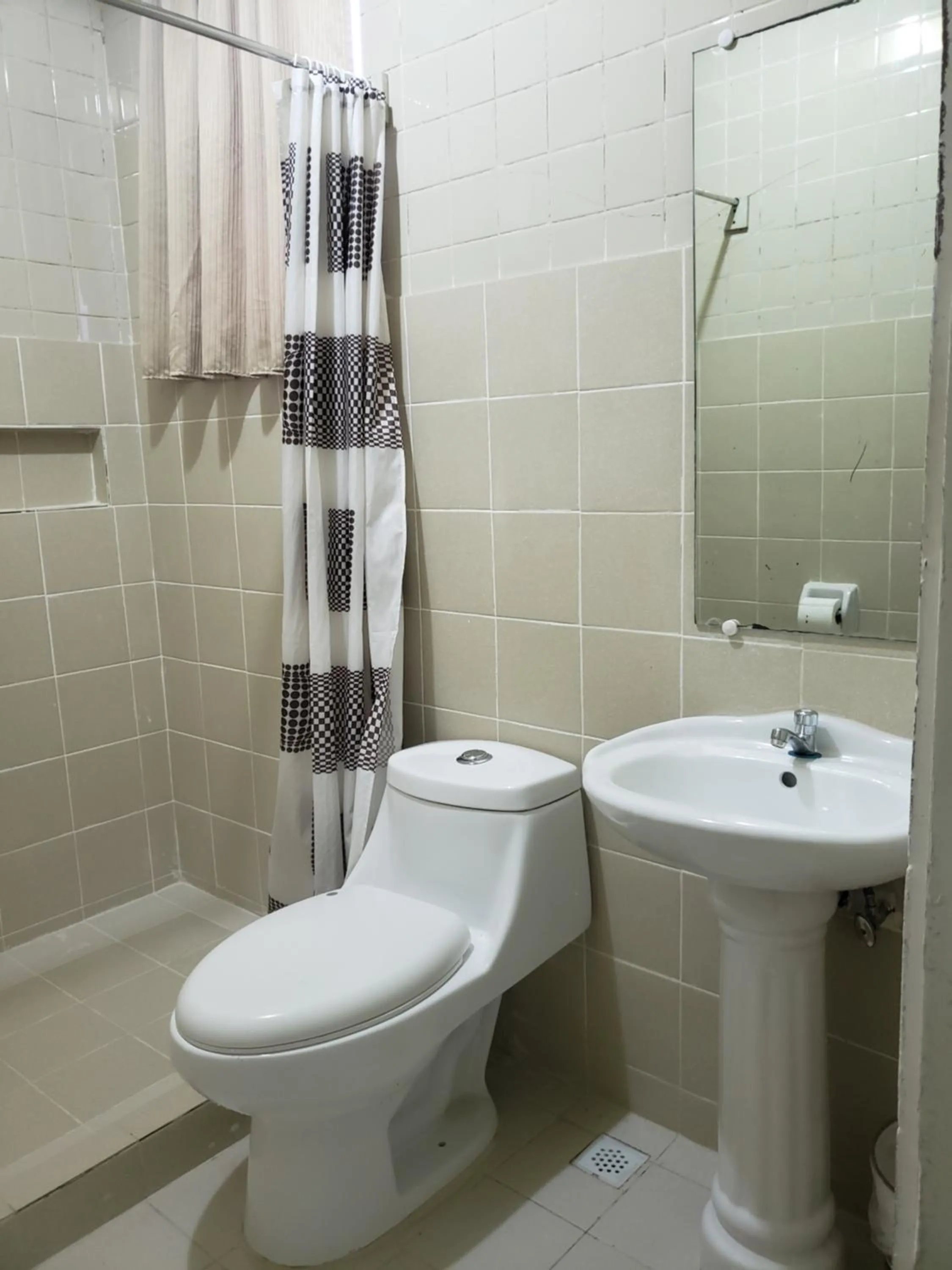 Bathroom in Old Orangewood Bed & Breakfast