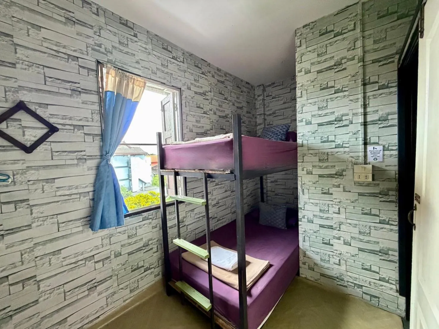 Photo of the whole room, Bed in J Giant Hostel