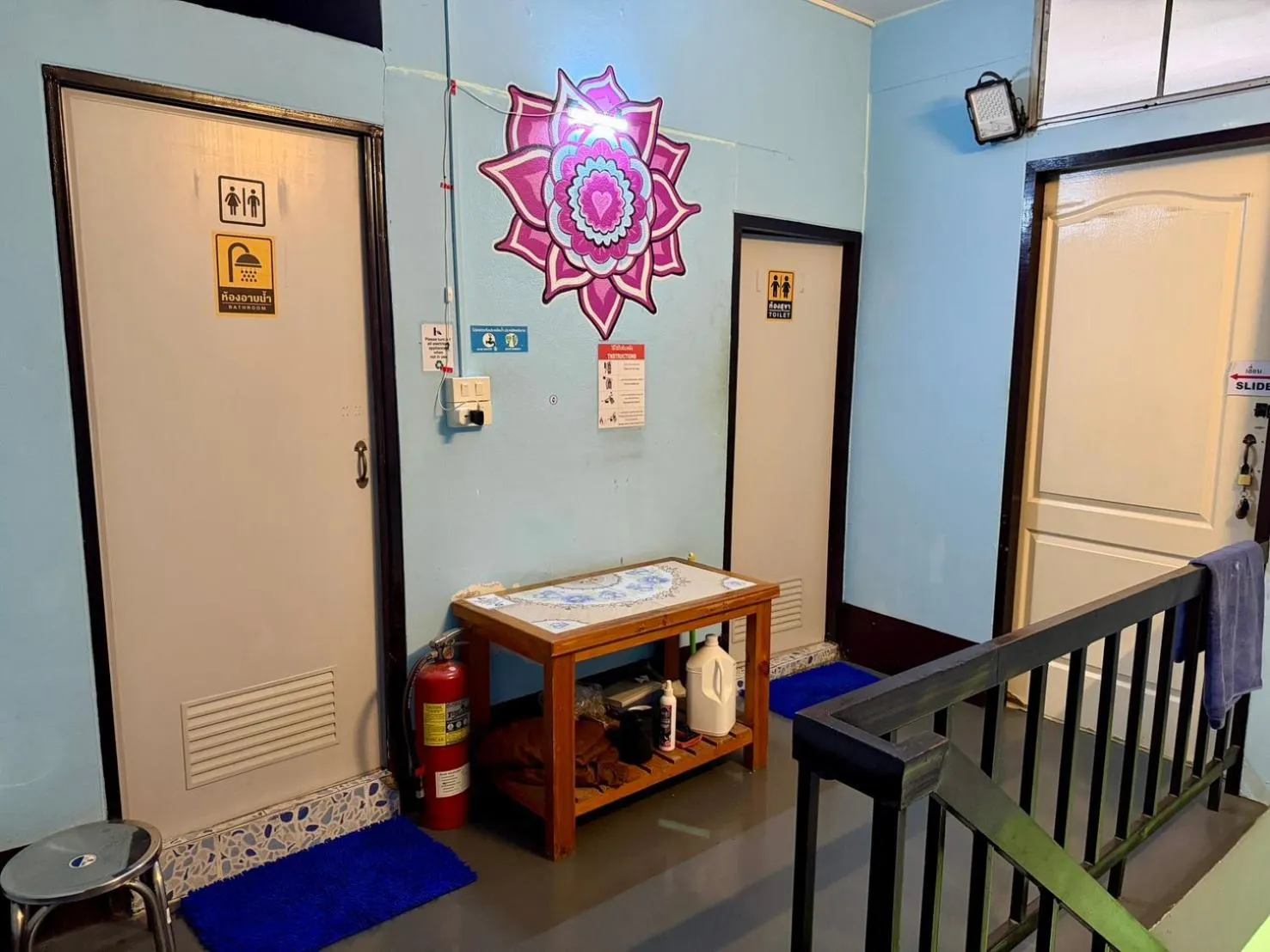 Bathroom in J Giant Hostel