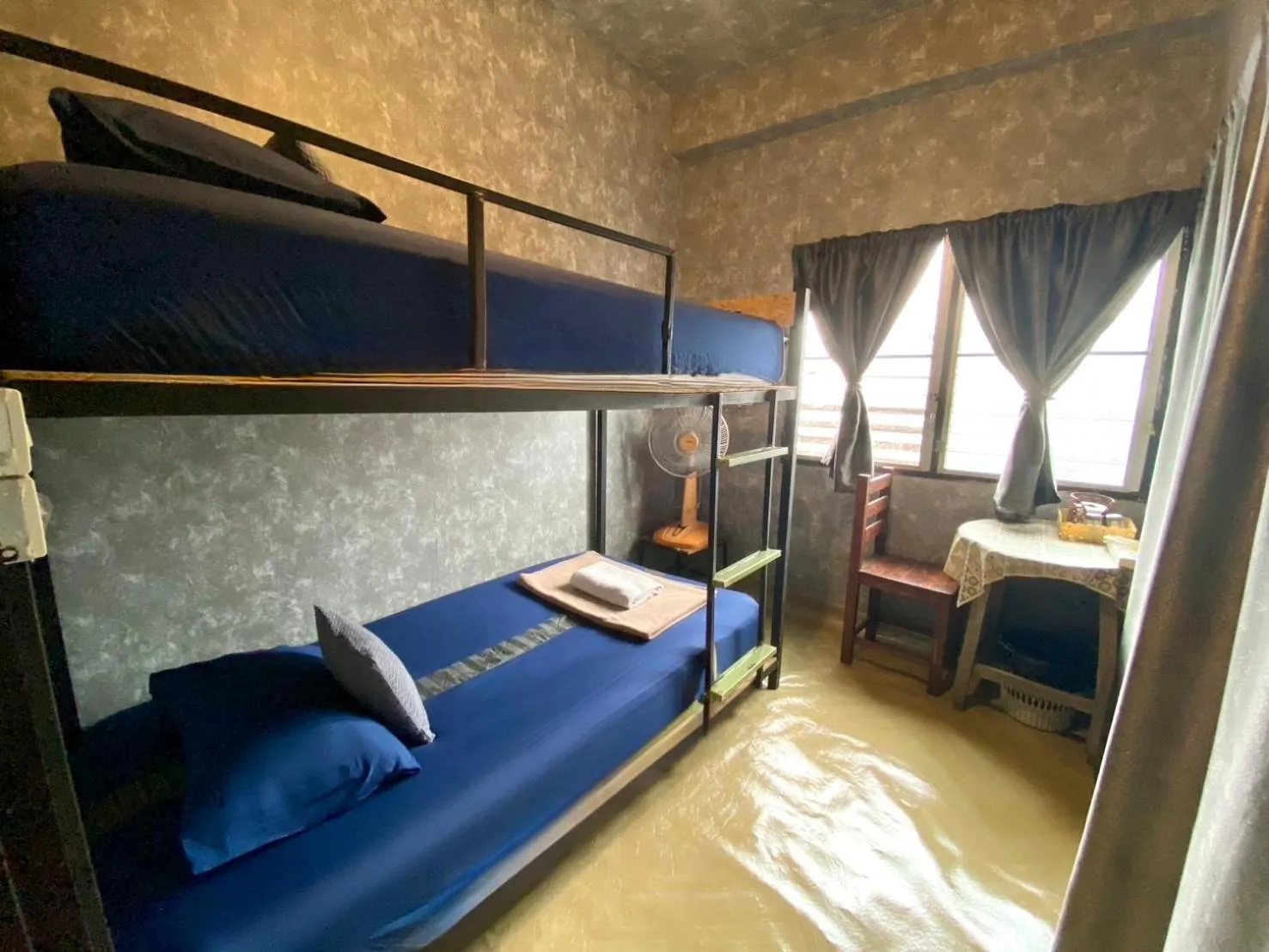 Bedroom, Bed in J Giant Hostel