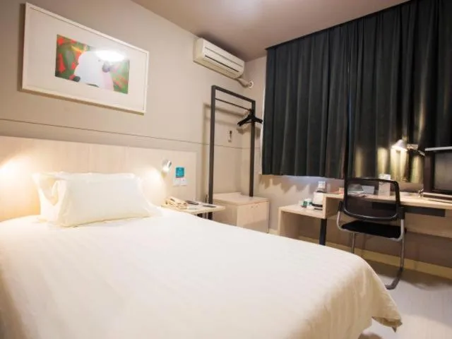 Jingjiang Inn Shanghai Jiading Chengzhong Road