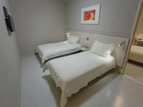 Bedroom, Bed in Jinjiang Inn Shanghai Lu Jiabang Road