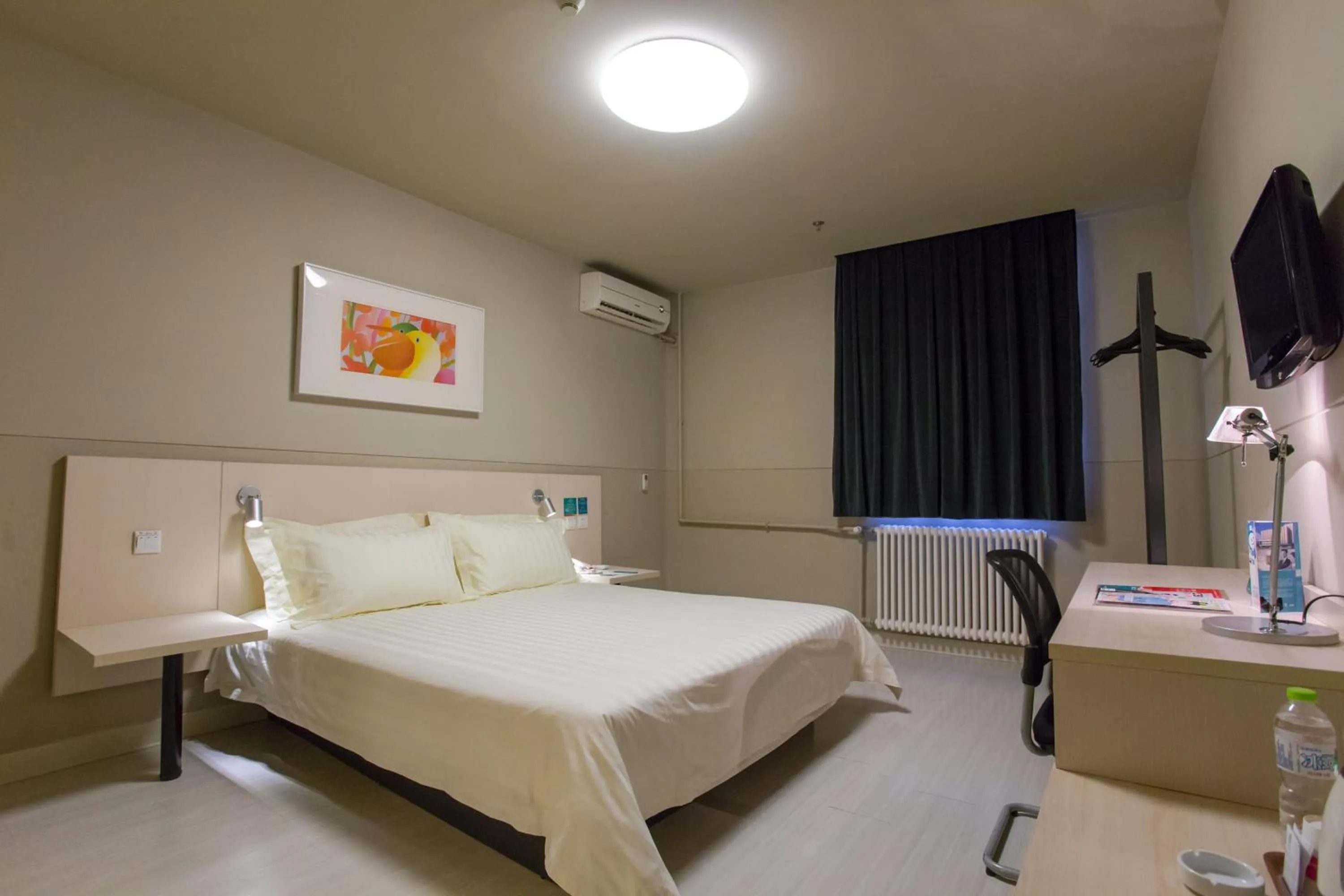 Photo of the whole room in Jinjiang Inn Beijing Xisi