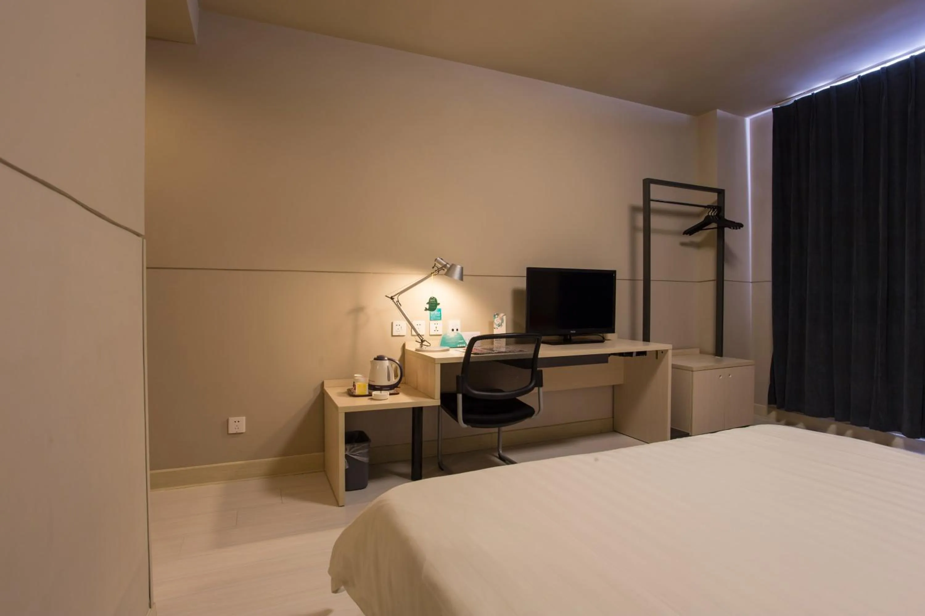 Bed in Jinjiang Inn Baoji High-speed Rail Station