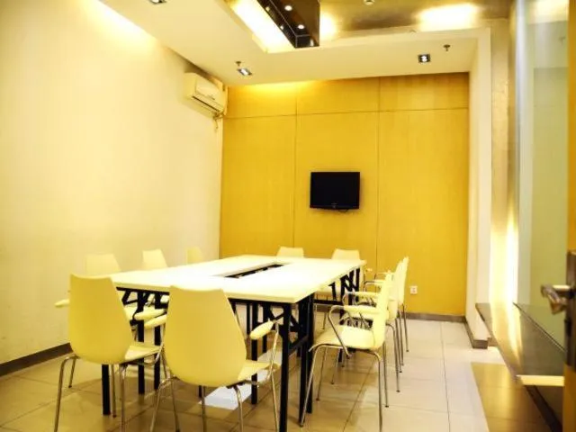 Jinjiang Inn Baoding Military School Square