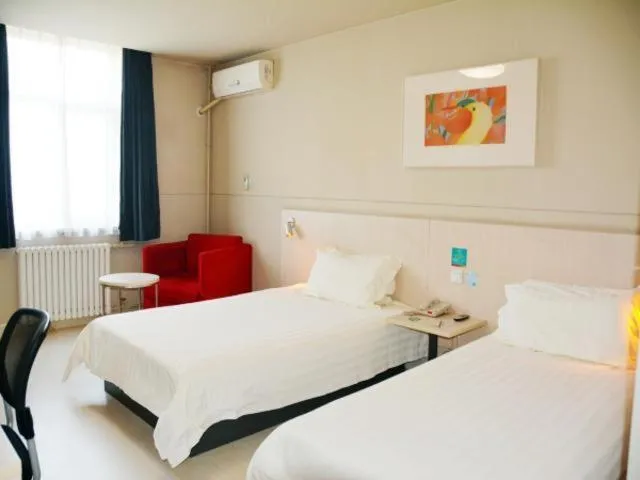 Bed in Jinjiang Inn Baoding Military School Square
