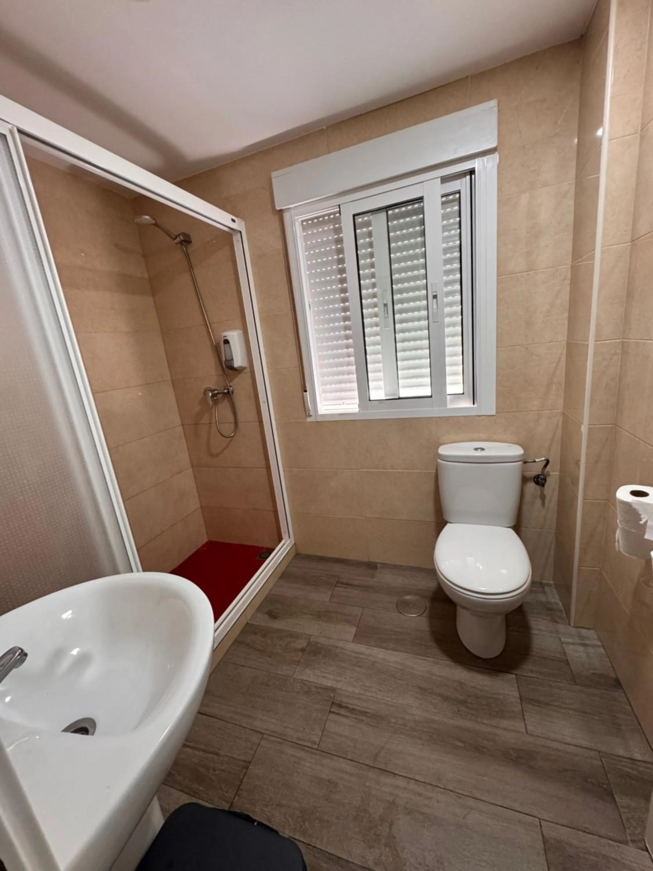 Shower in Hotel Serramar