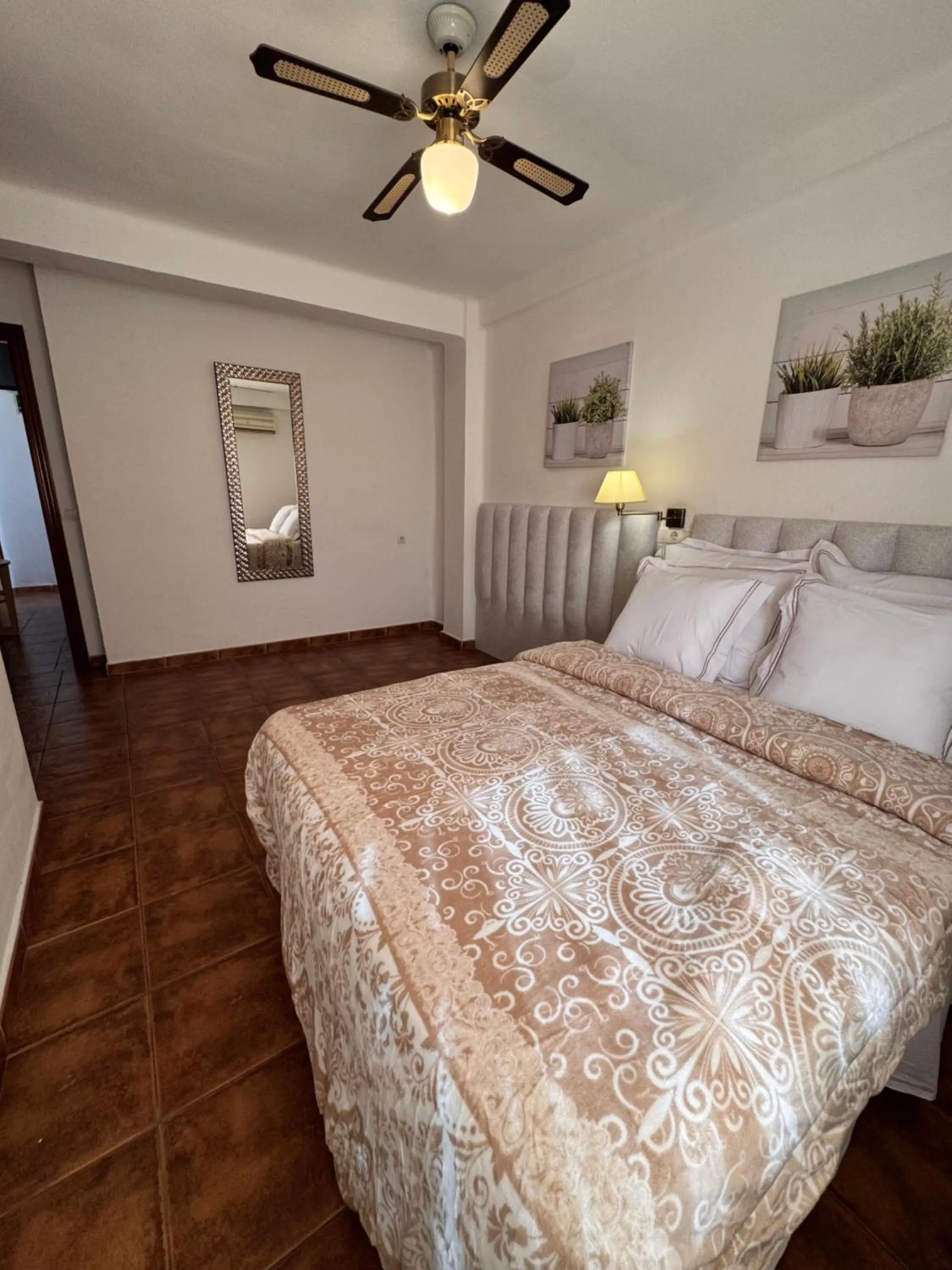 Toilet, Bed in Hotel Serramar