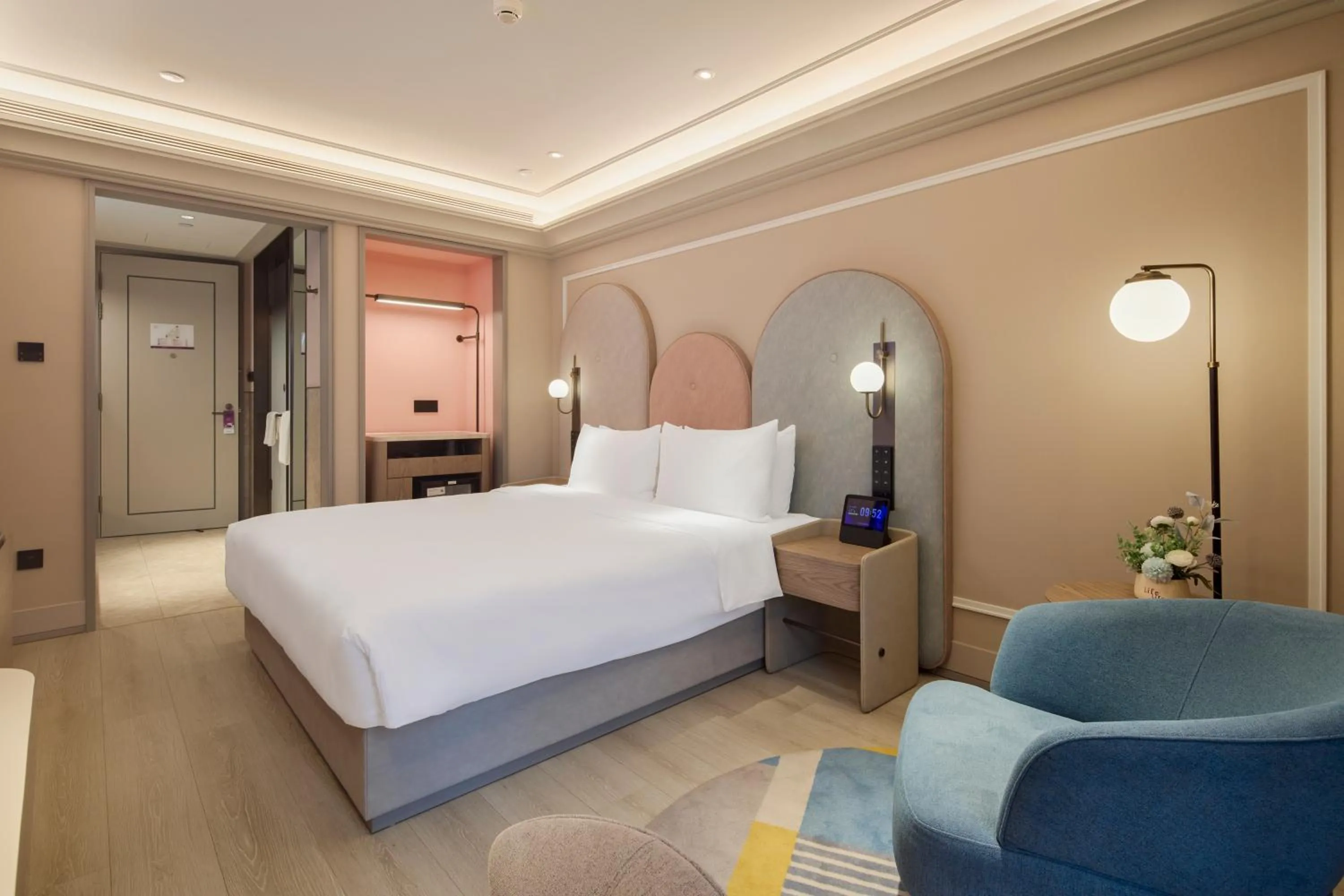 Photo of the whole room, Bed in Mercure Xian Dazhai Road