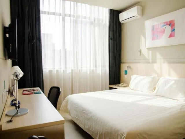 Bed in Jinjiang Inn Xuzhou Golden Eagle International Shopping Center Jiahe East Street Hotel