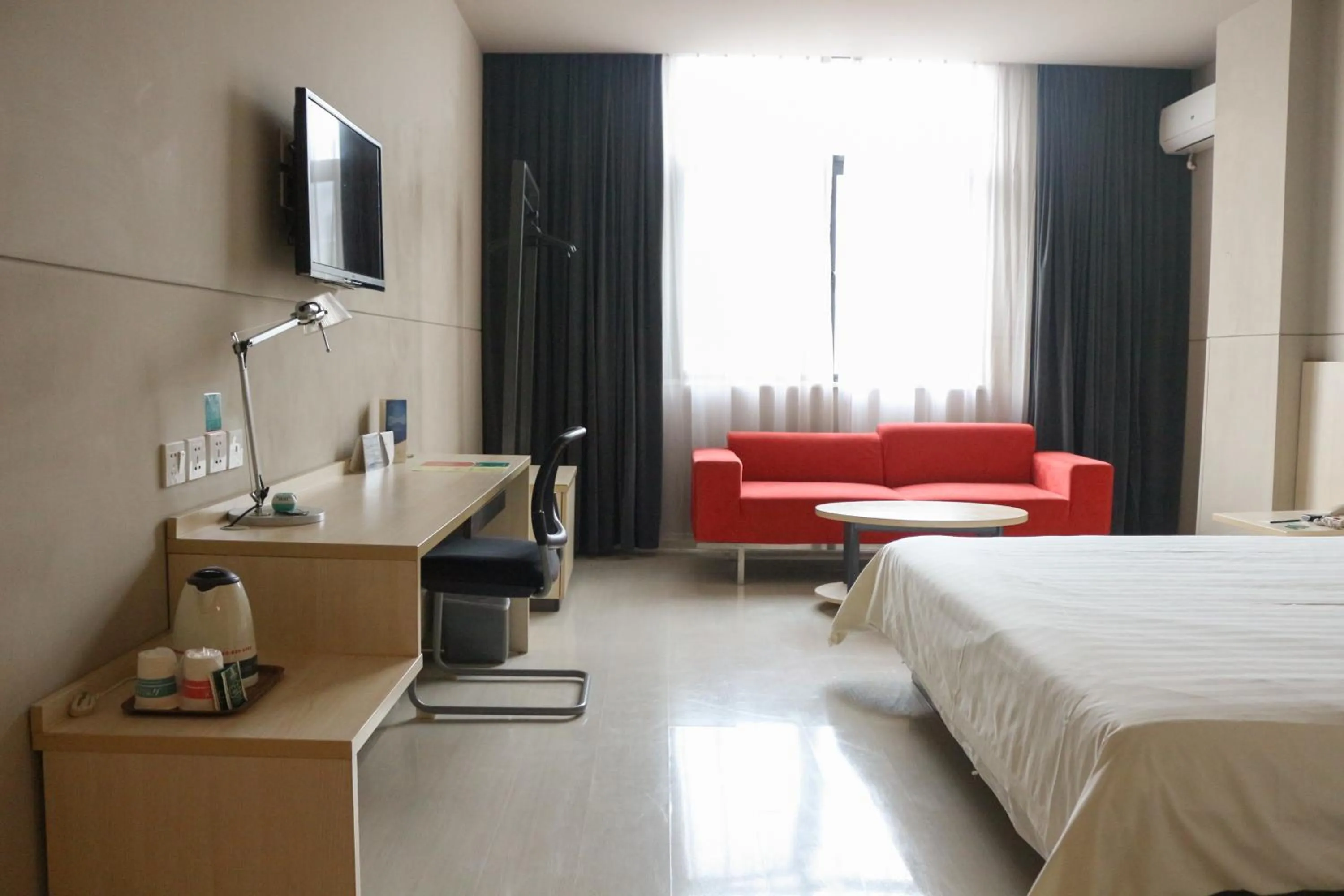 Bed in Jinjiang Inn Shanghai Chedun Studios