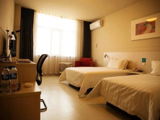 Bed in Jinjiang Inn Zhangjiakou Xuanhua Bus Station