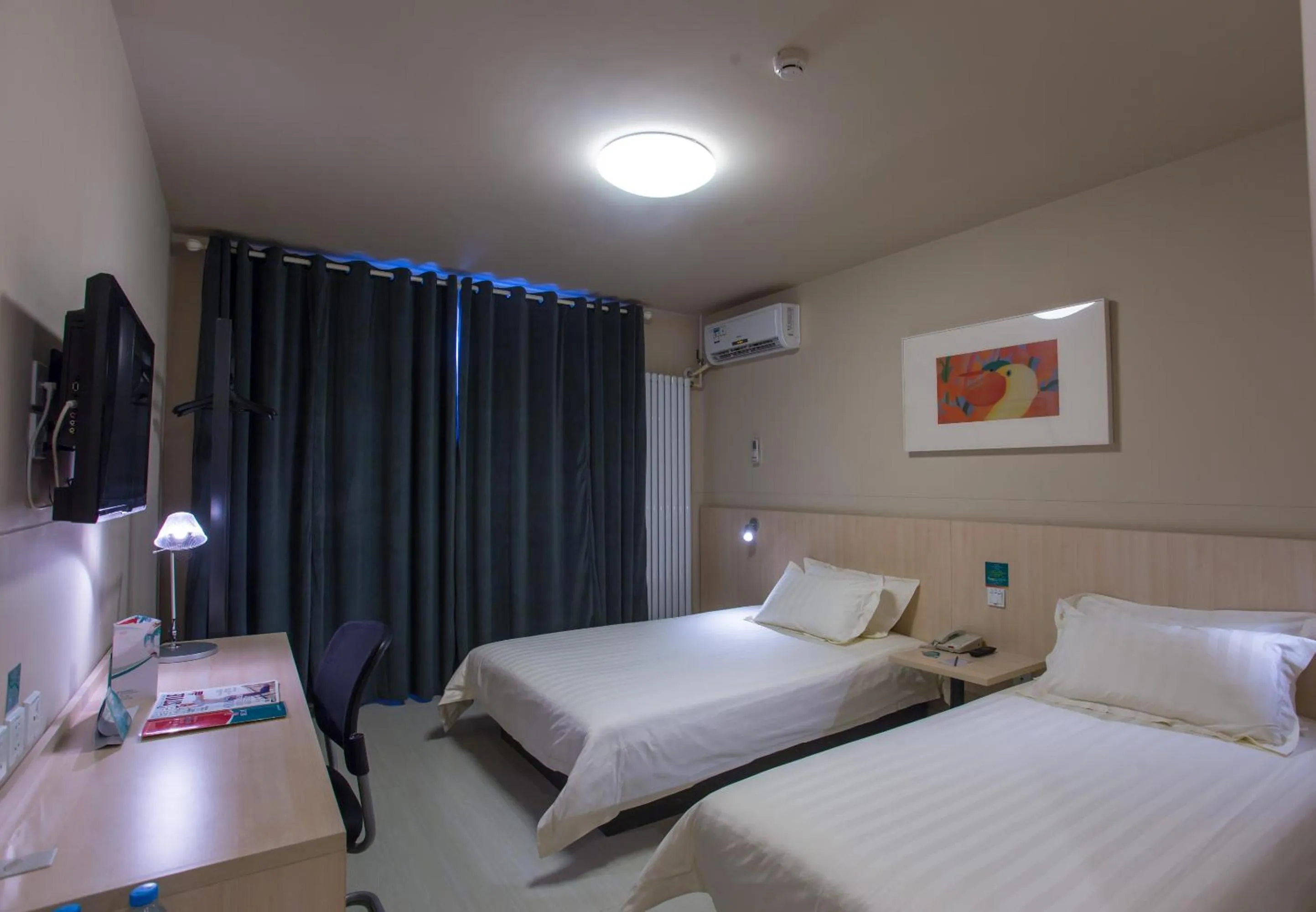 Photo of the whole room in Jinjiang Inn Beijing Gucheng North Road