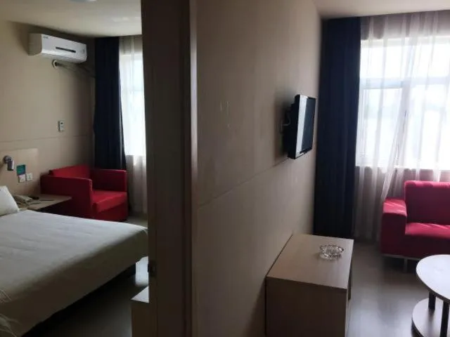Bed in Jinjiang Inn Langfang High-speed Railwy Station Yinhe South Road