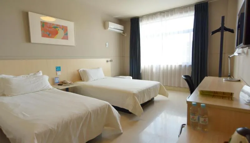 bunk bed, Bed in Jinjiang Inn Shanghai Pudong Jichangzhen