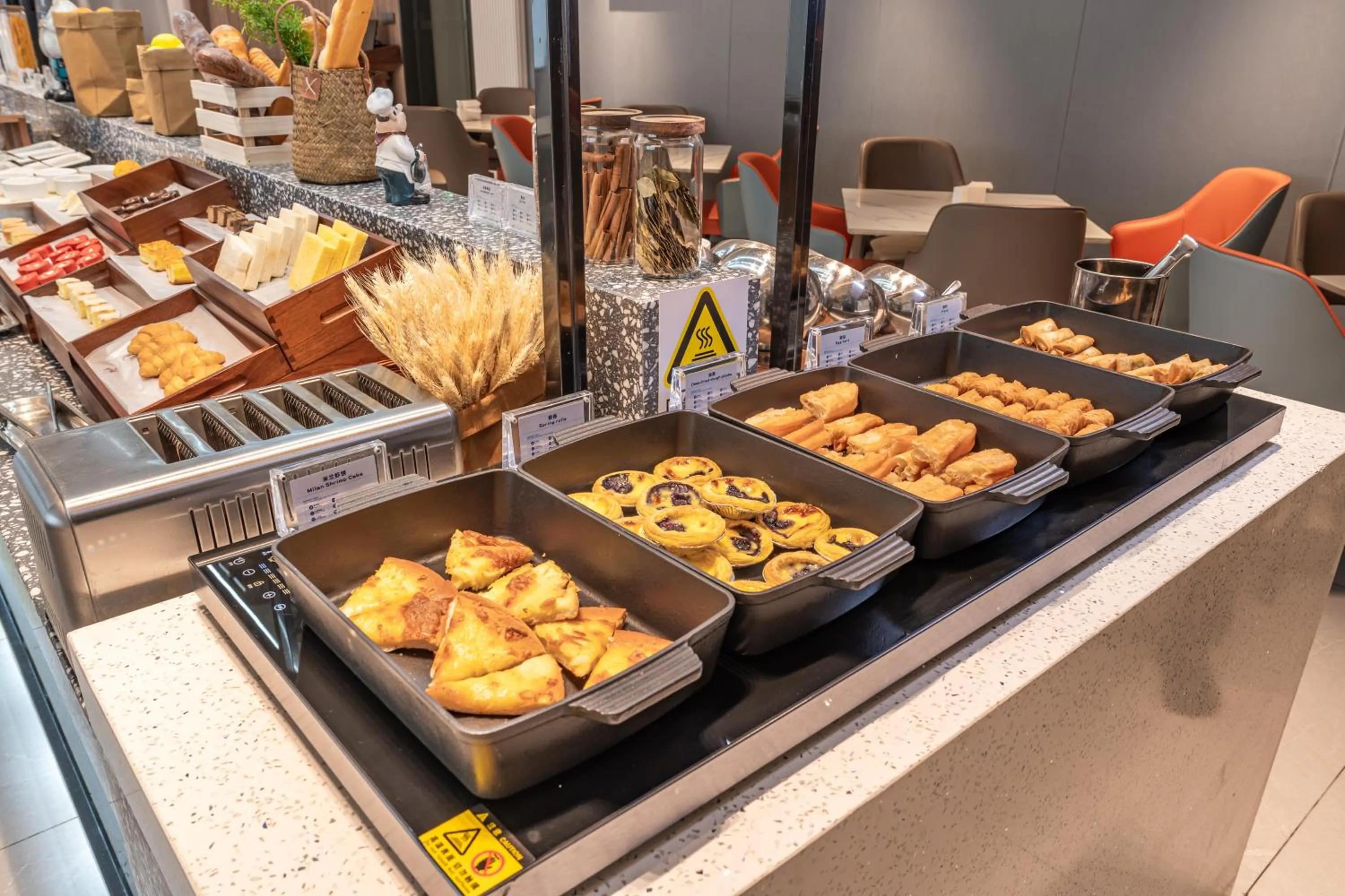 Breakfast in Holiday Inn Express Suzhou Dushu Lake Xi`an Jiaotong-Liverpool University by IHG