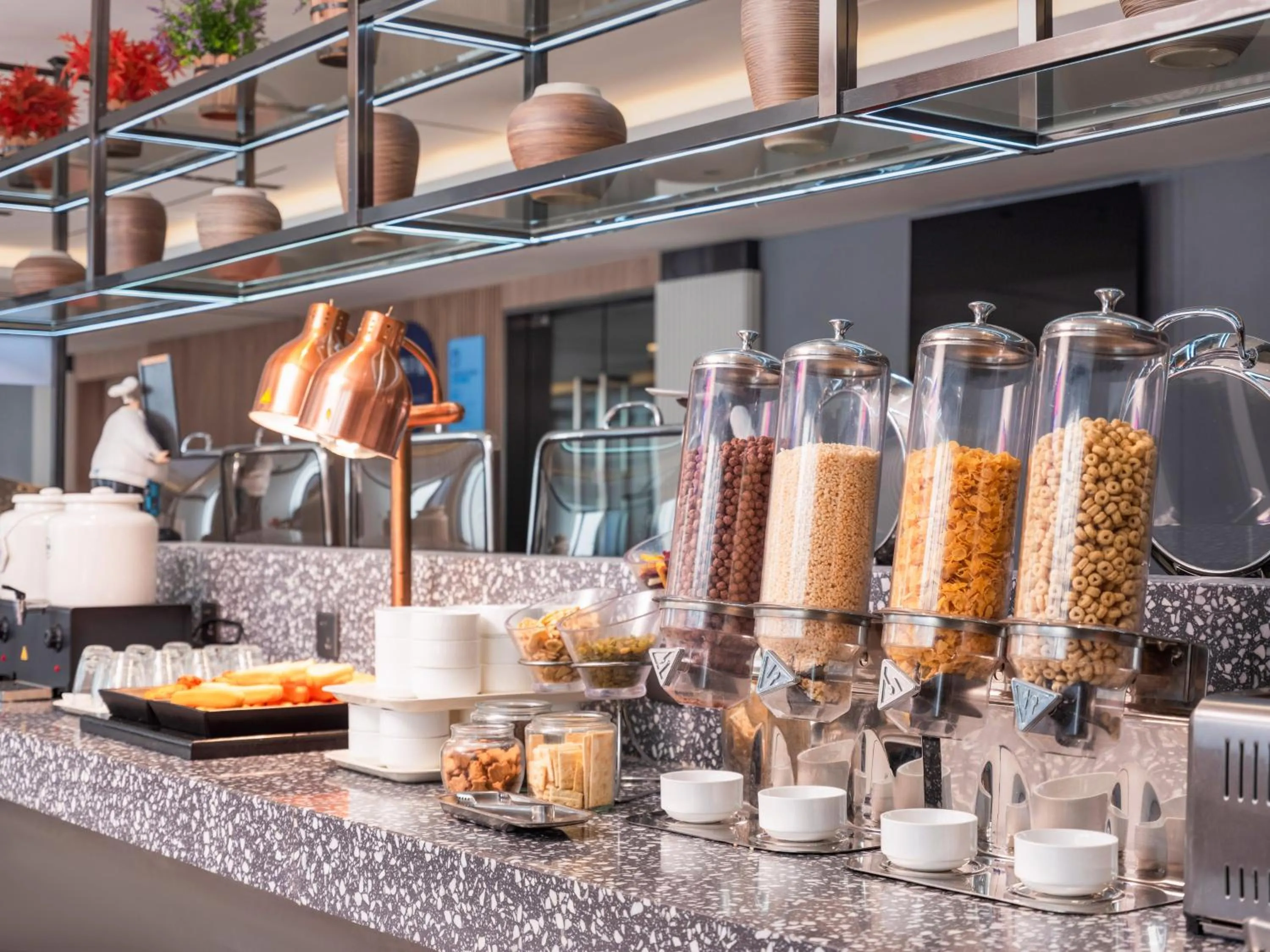 Restaurant/places to eat in Holiday Inn Express Suzhou Dushu Lake by IHG