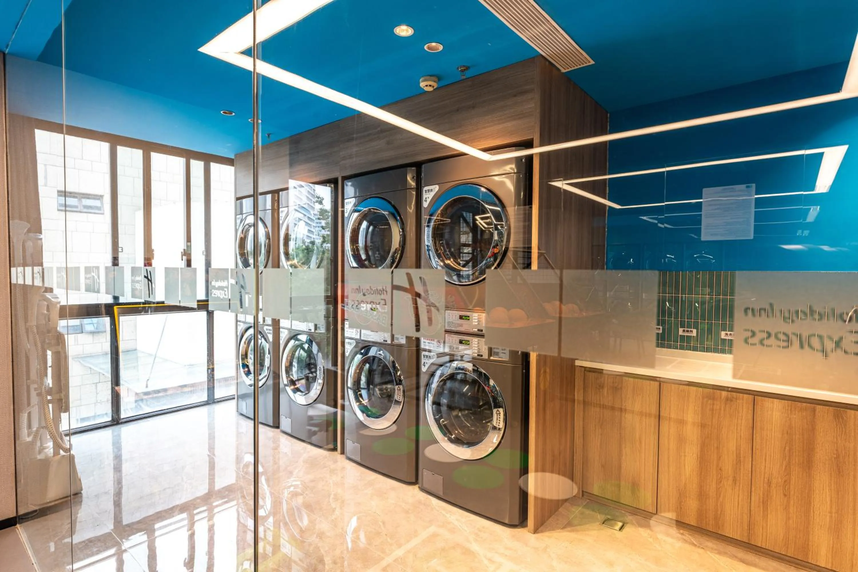 washing machine in Holiday Inn Express Suzhou Dushu Lake Xi`an Jiaotong-Liverpool University by IHG