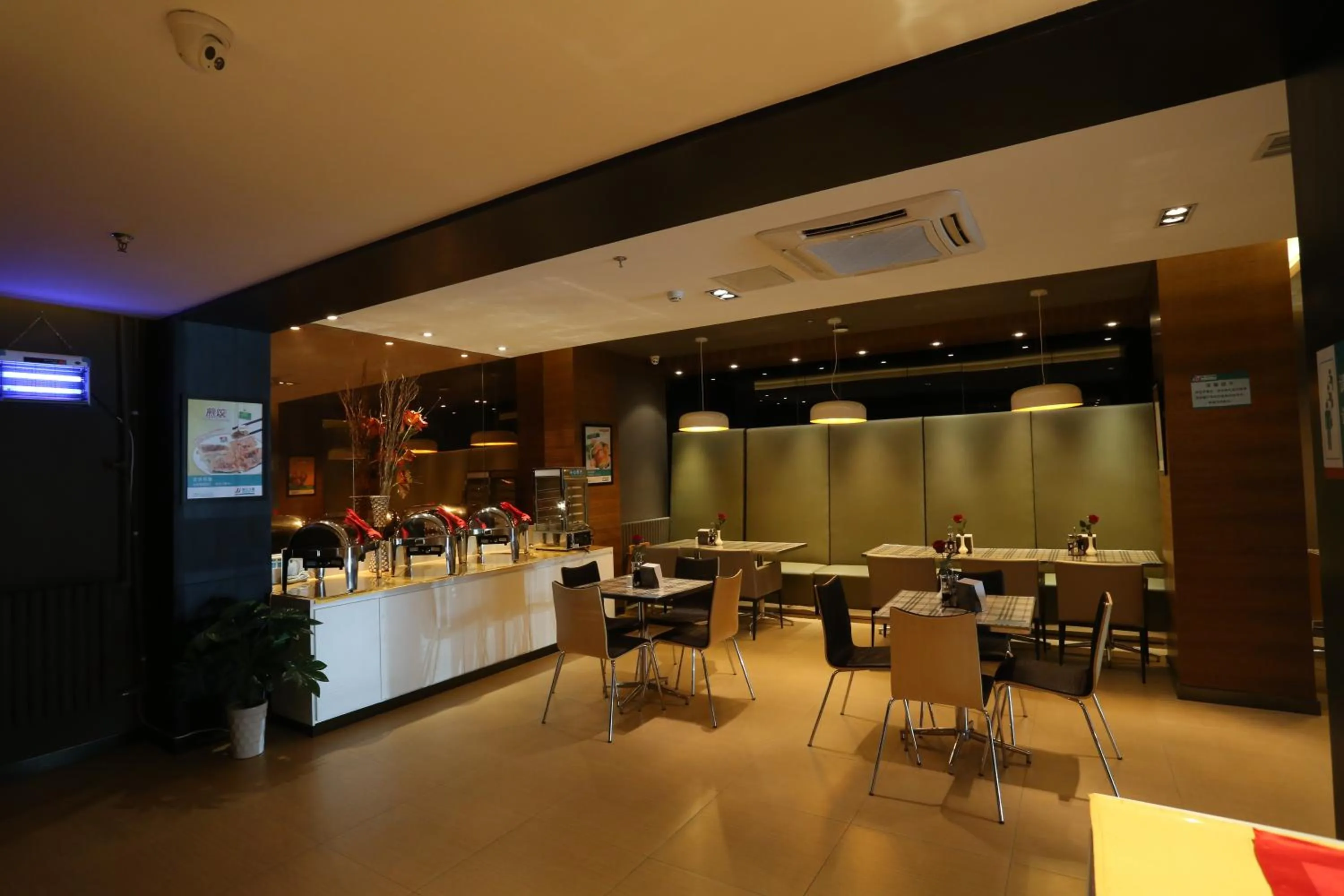Restaurant/places to eat in Jinjiang Inn Beijing Shangdi Technology Park