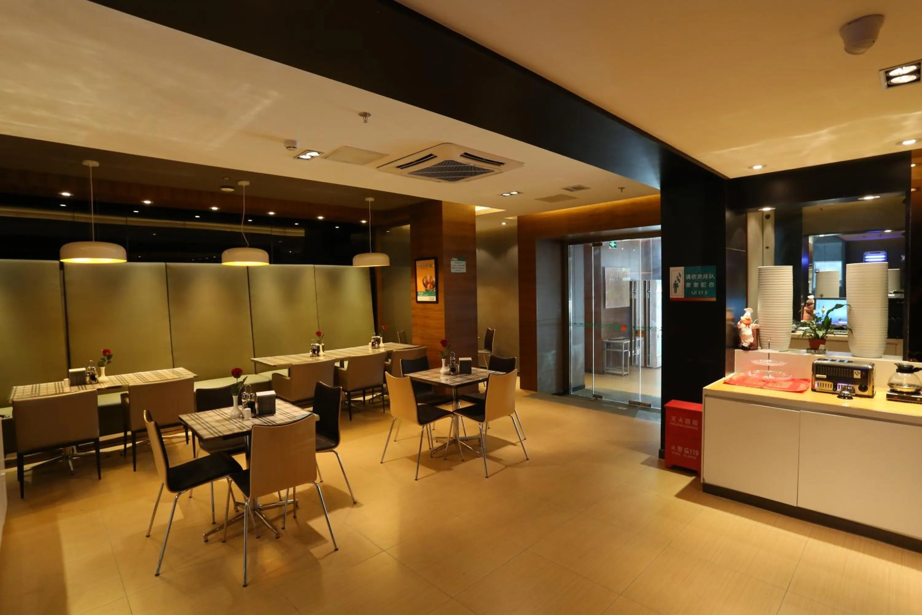 Restaurant/places to eat in Jinjiang Inn Beijing Shangdi Technology Park