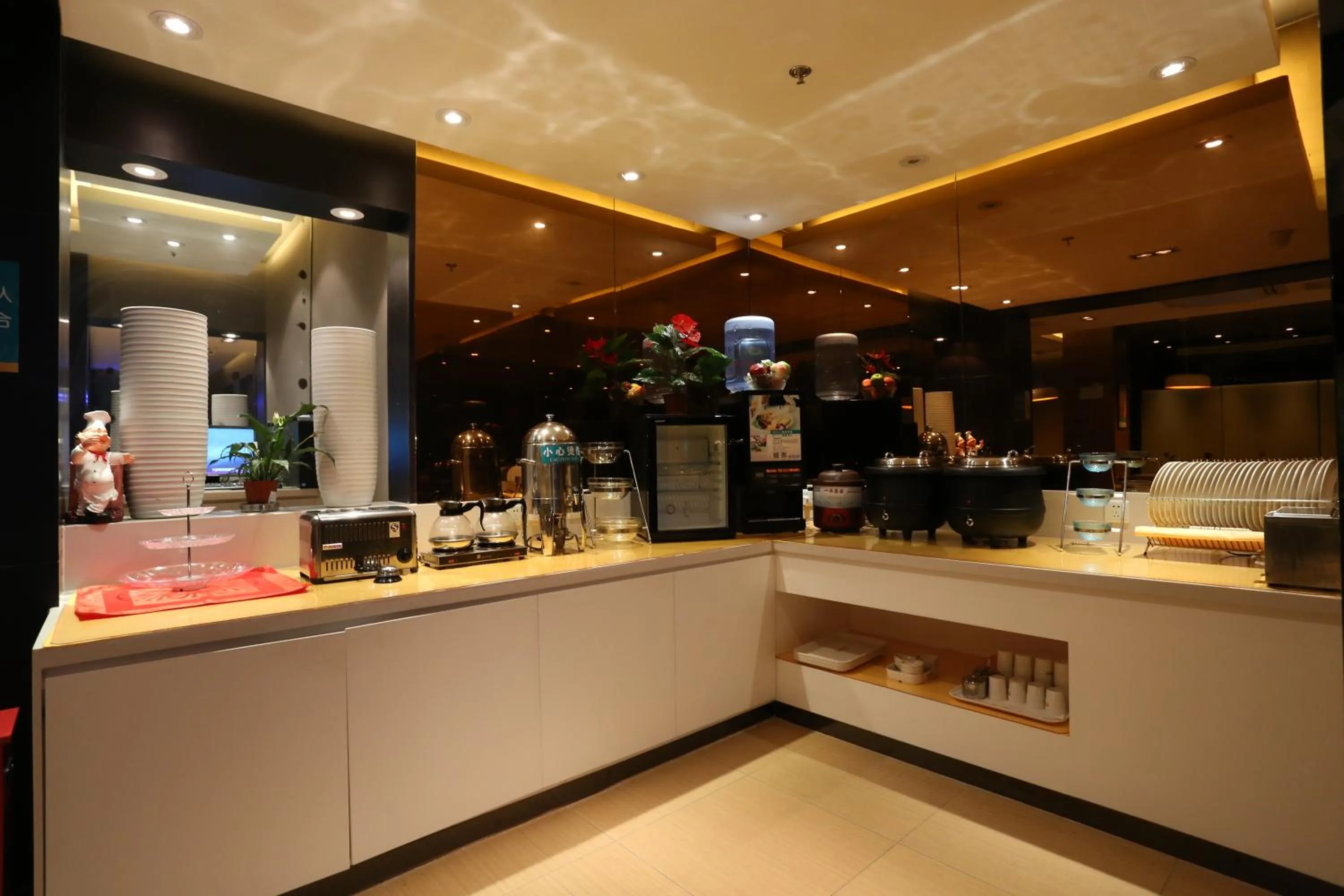 Restaurant/places to eat in Jinjiang Inn Beijing Shangdi Technology Park