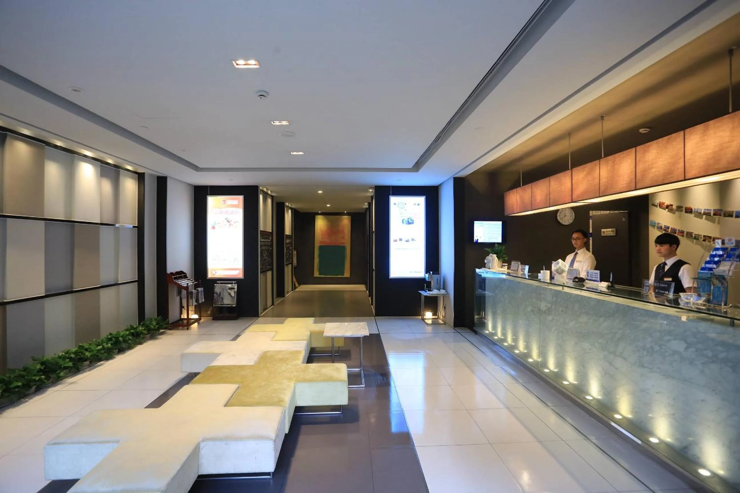 Property building in Jinjiang Inn Select Chongqing Caiyuanba Railway Station