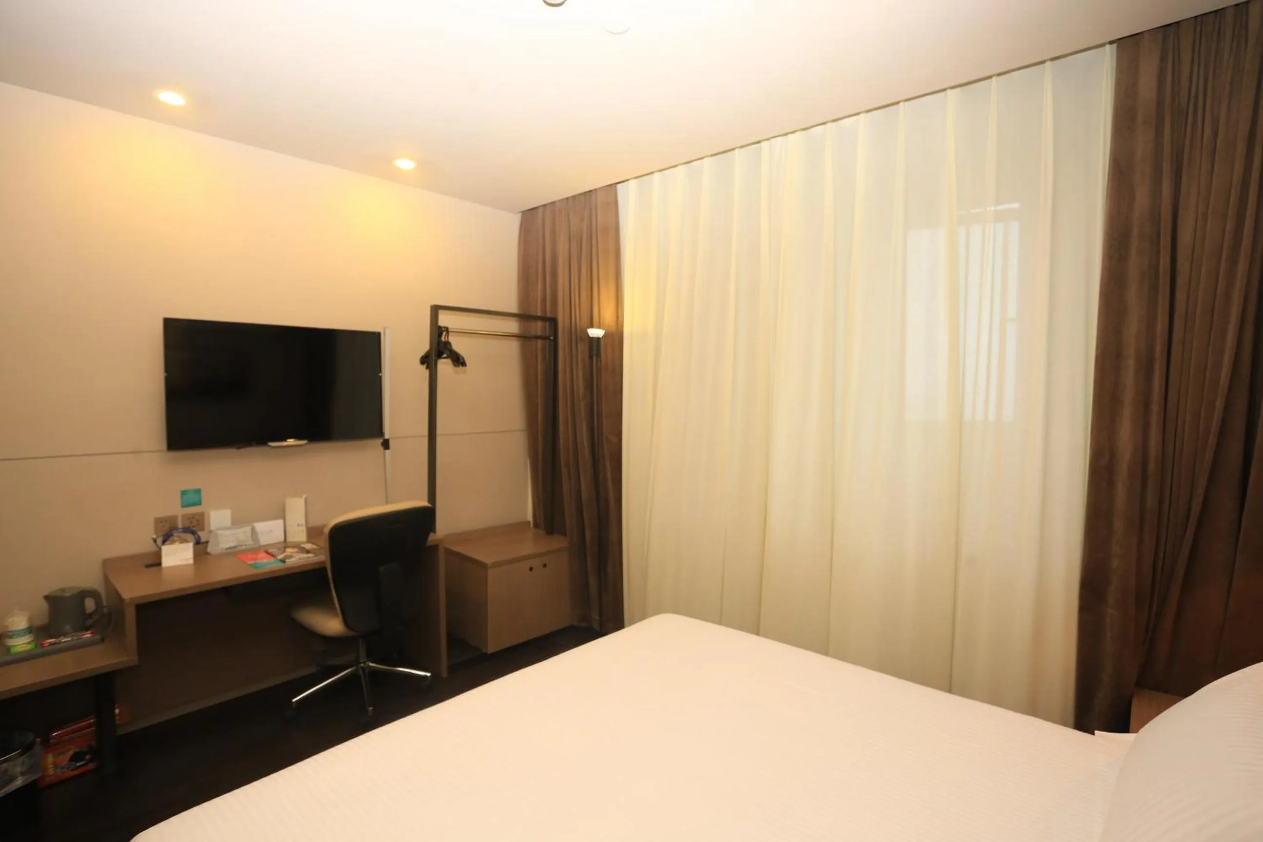 Property building in Jinjiang Inn Select Chongqing Caiyuanba Railway Station