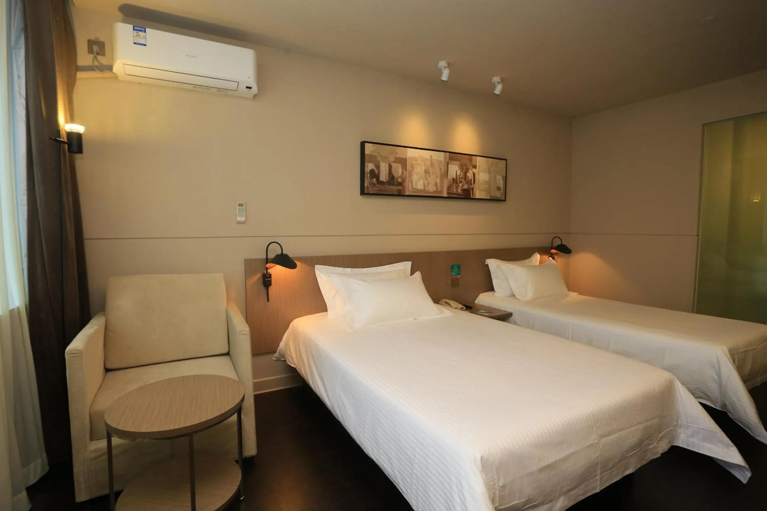 Property building in Jinjiang Inn Select Chongqing Caiyuanba Railway Station