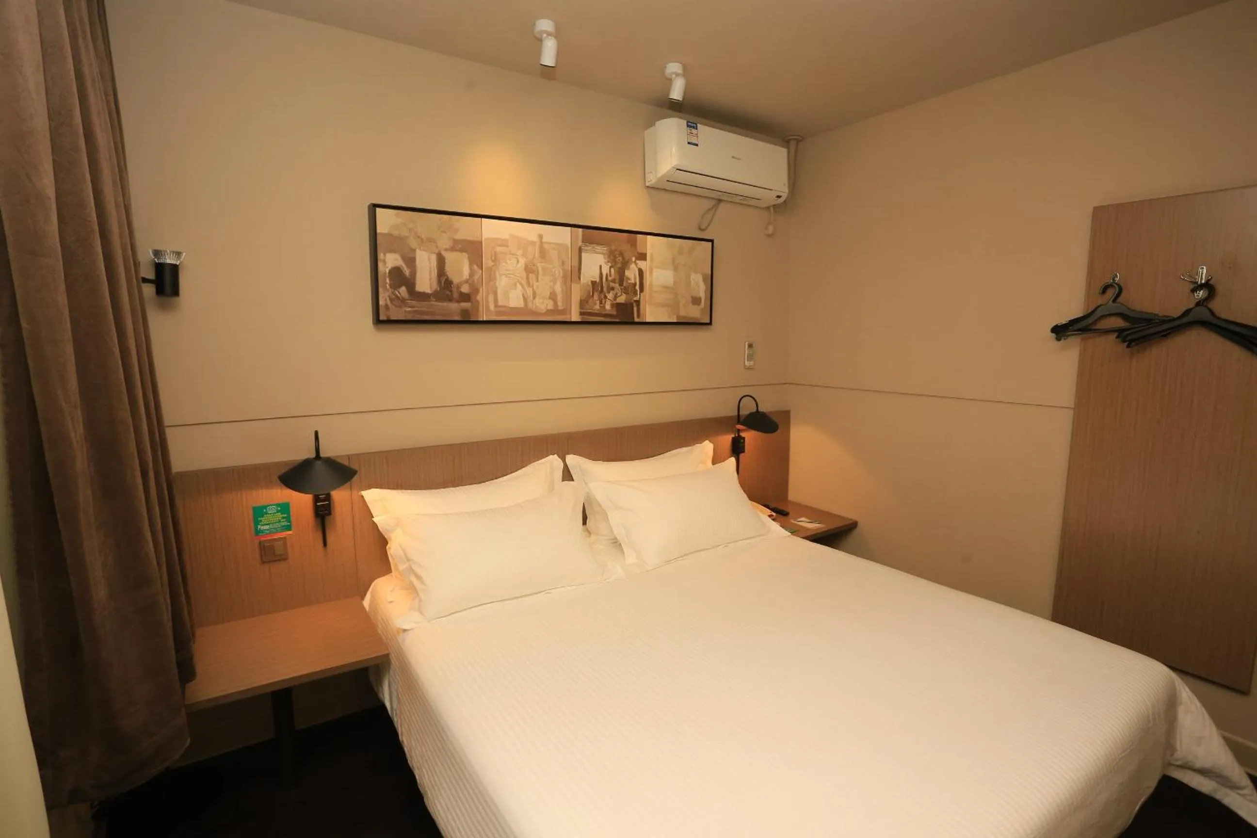 Property building in Jinjiang Inn Select Chongqing Caiyuanba Railway Station