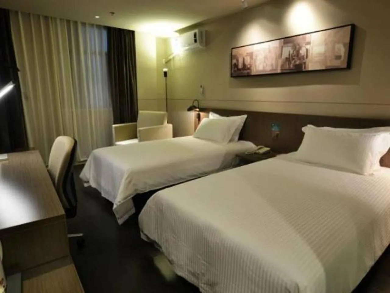 Bed in Jinjiang Inn Select Nanjing Hanzhongmen