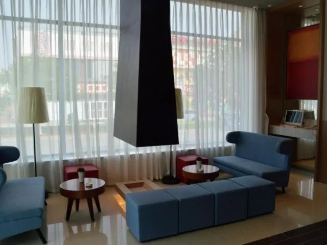 Seating area in Jinjiang Inn Qinhuangdao Changli