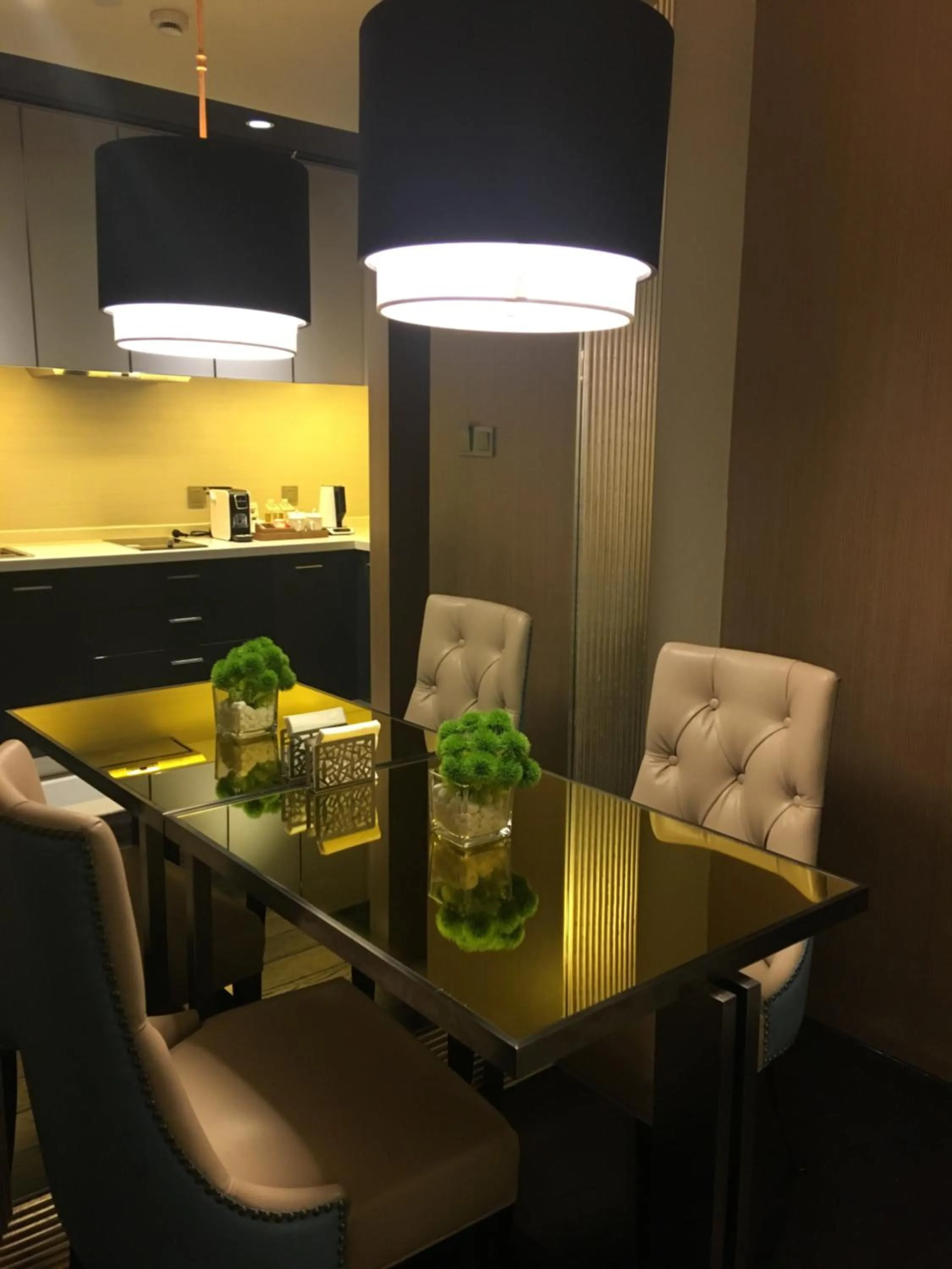 Dining area in Golden Tulip New Asia Hotel The Bund Shanghai