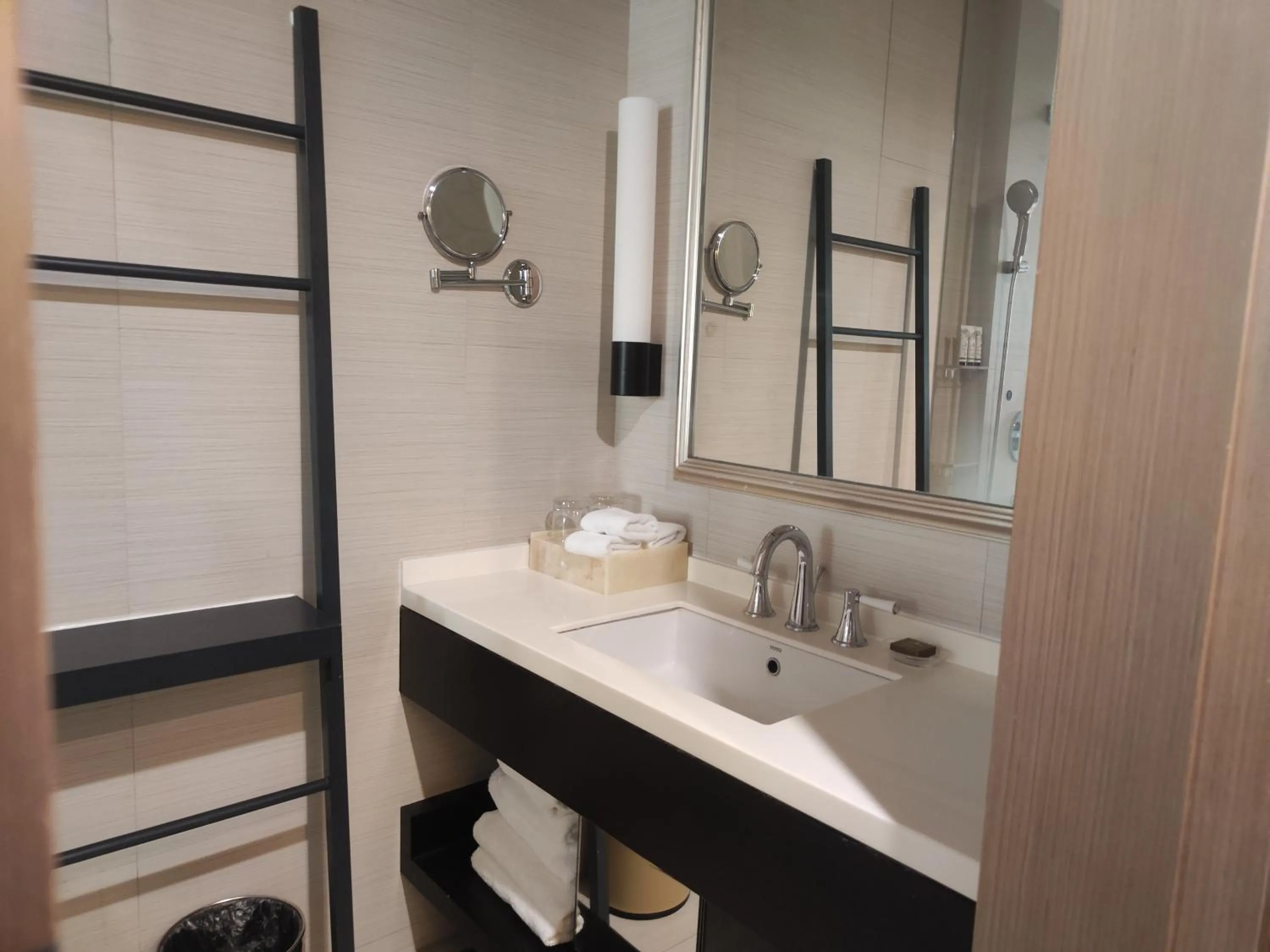 Bathroom in Golden Tulip New Asia Hotel The Bund Shanghai