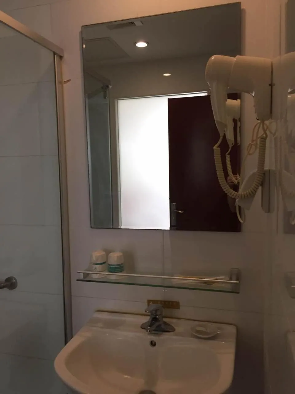 Toilet in Goldmet Inn Beojing Capital Airport Xinguozhan