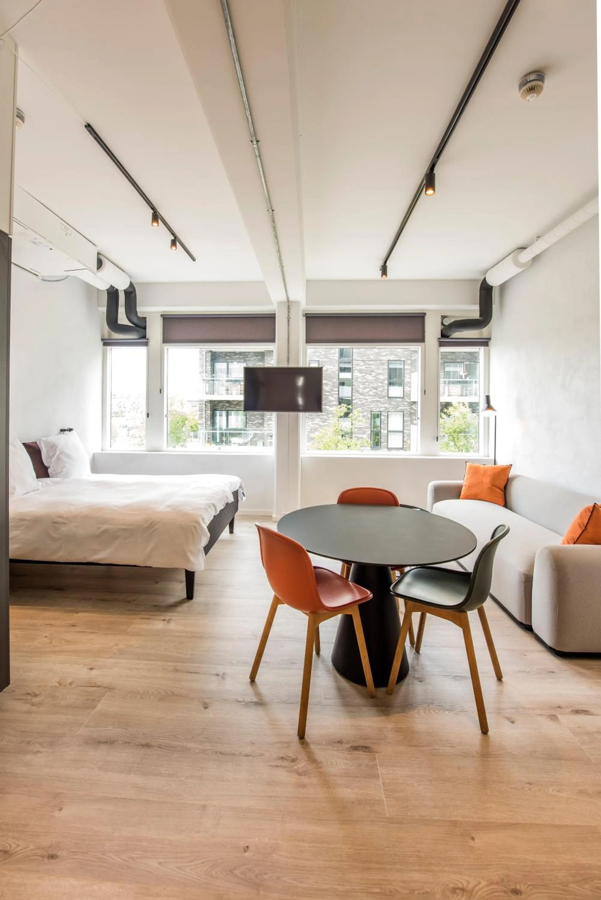 Photo of the whole room, Bed in CPH Studio Hotel