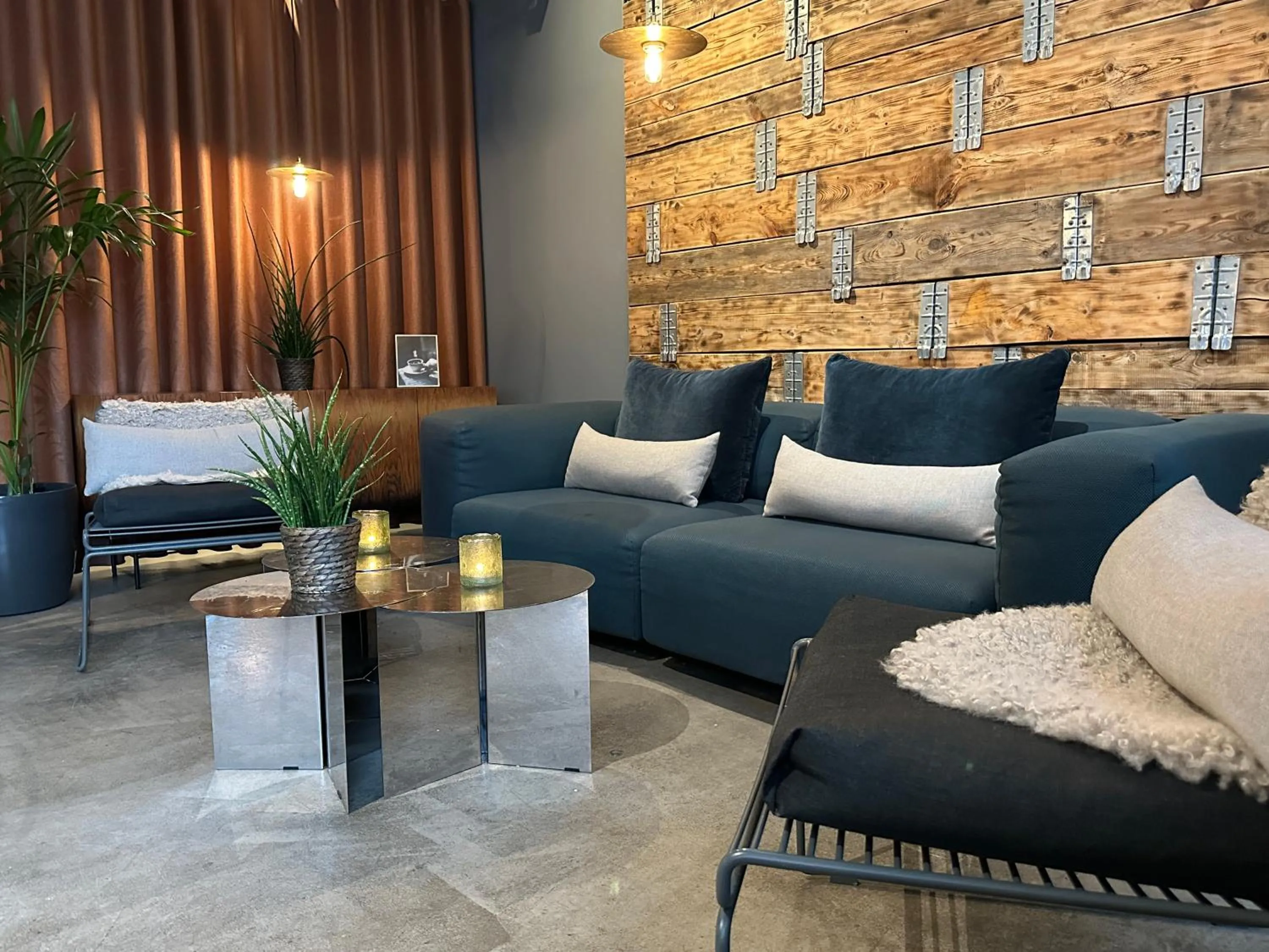 Restaurant/places to eat in CPH Studio Hotel