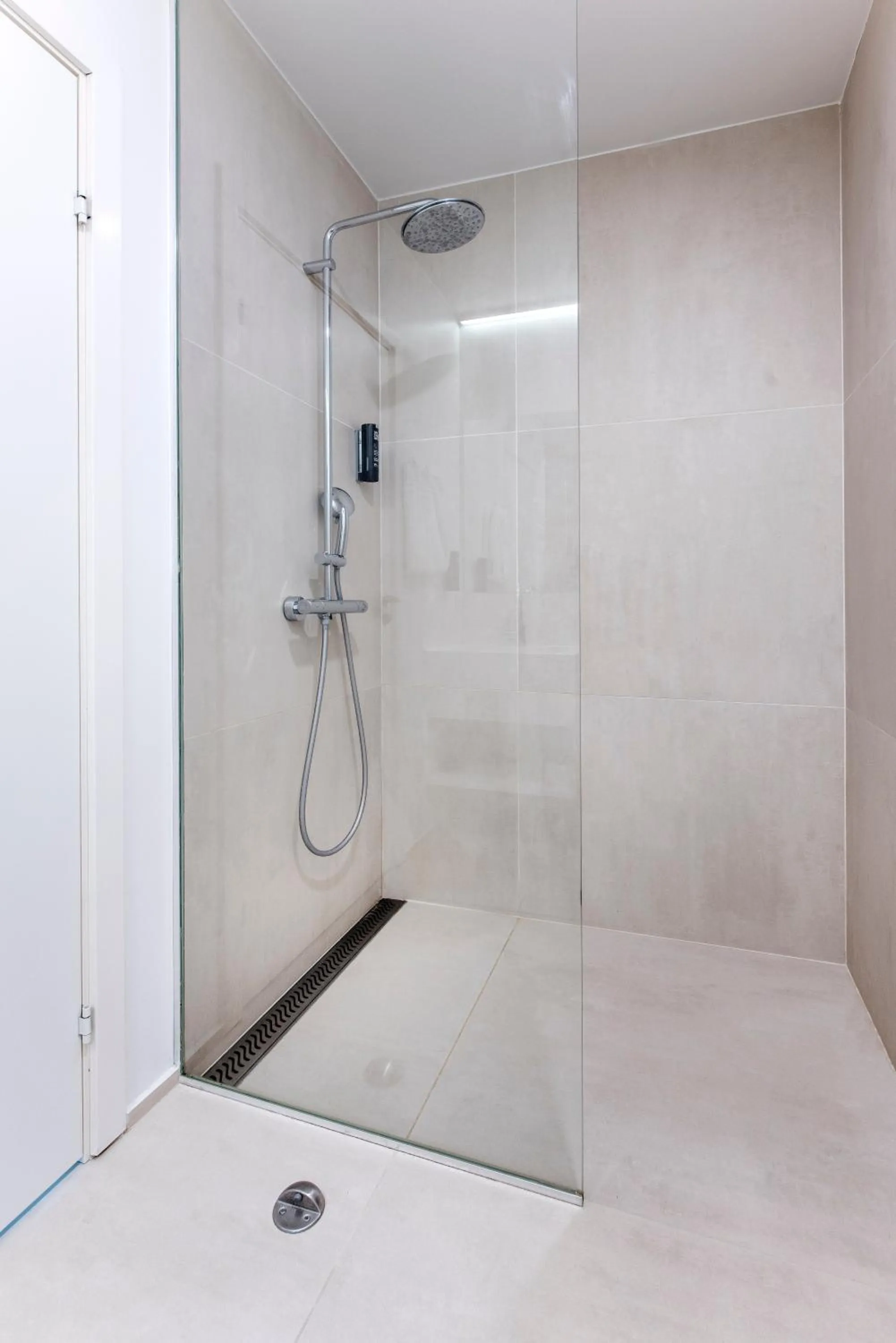 Shower in CPH Studio Hotel