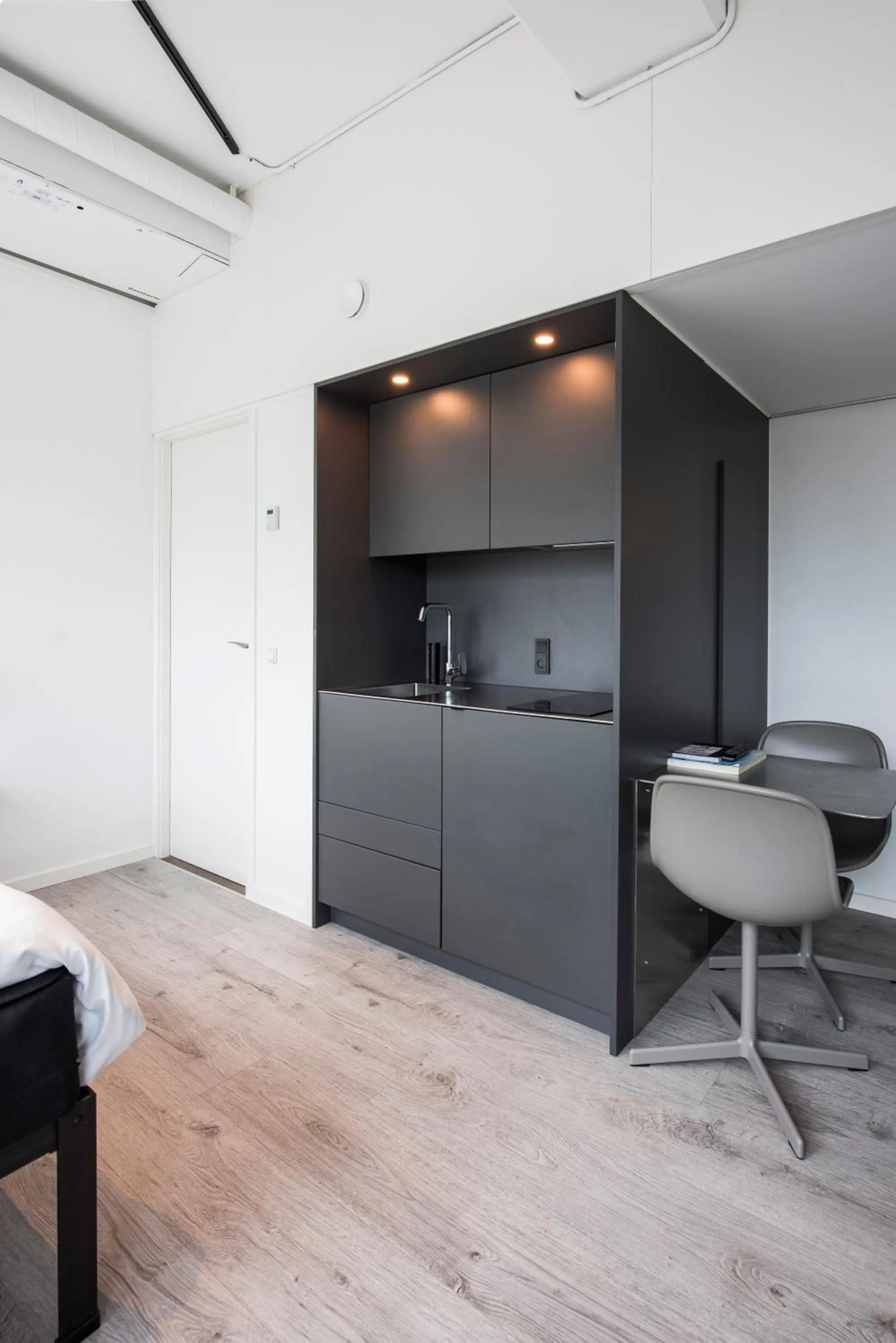 Kitchen or kitchenette in CPH Studio Hotel