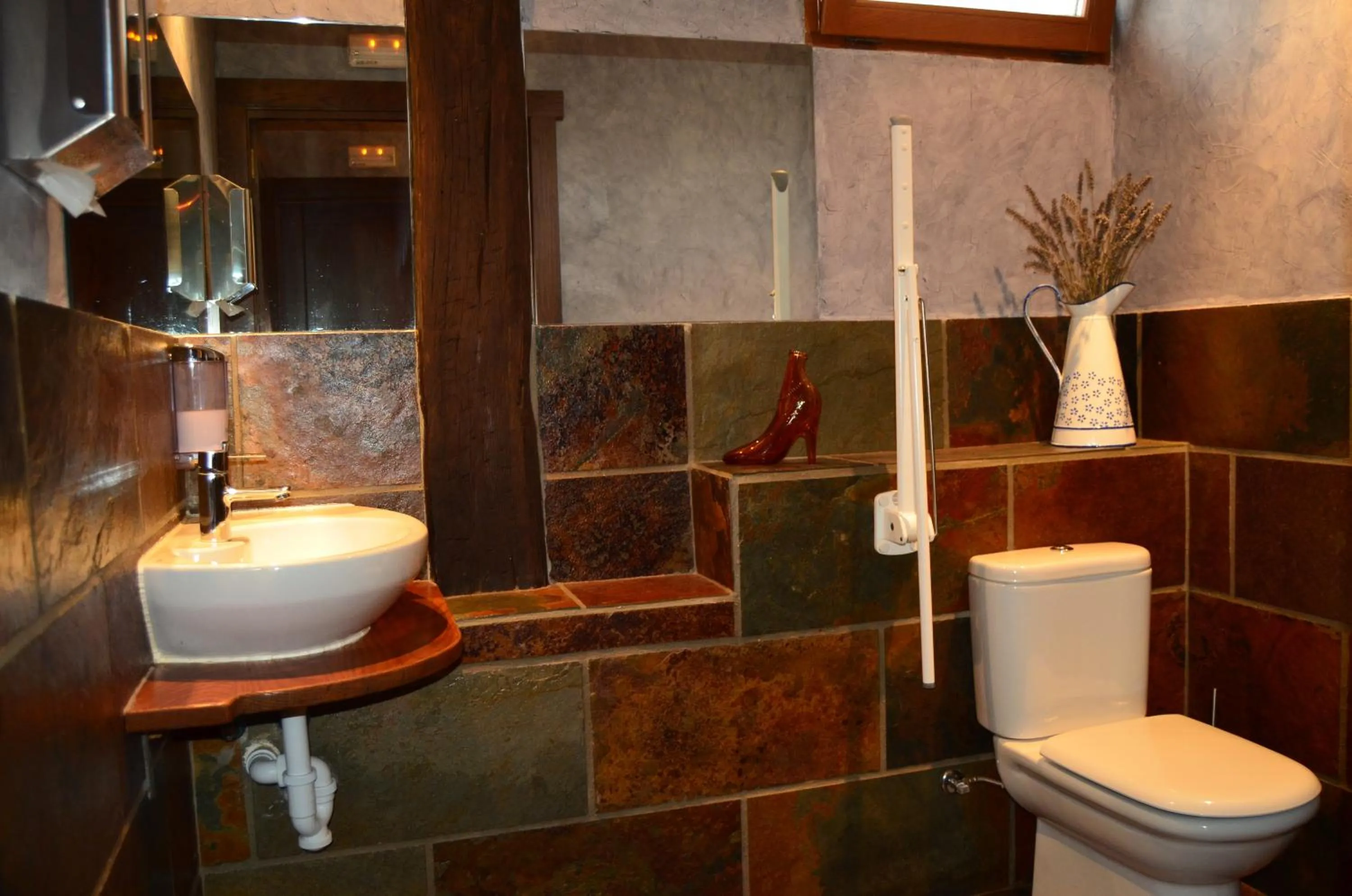 Bathroom in El Coto Hotel Restaurante