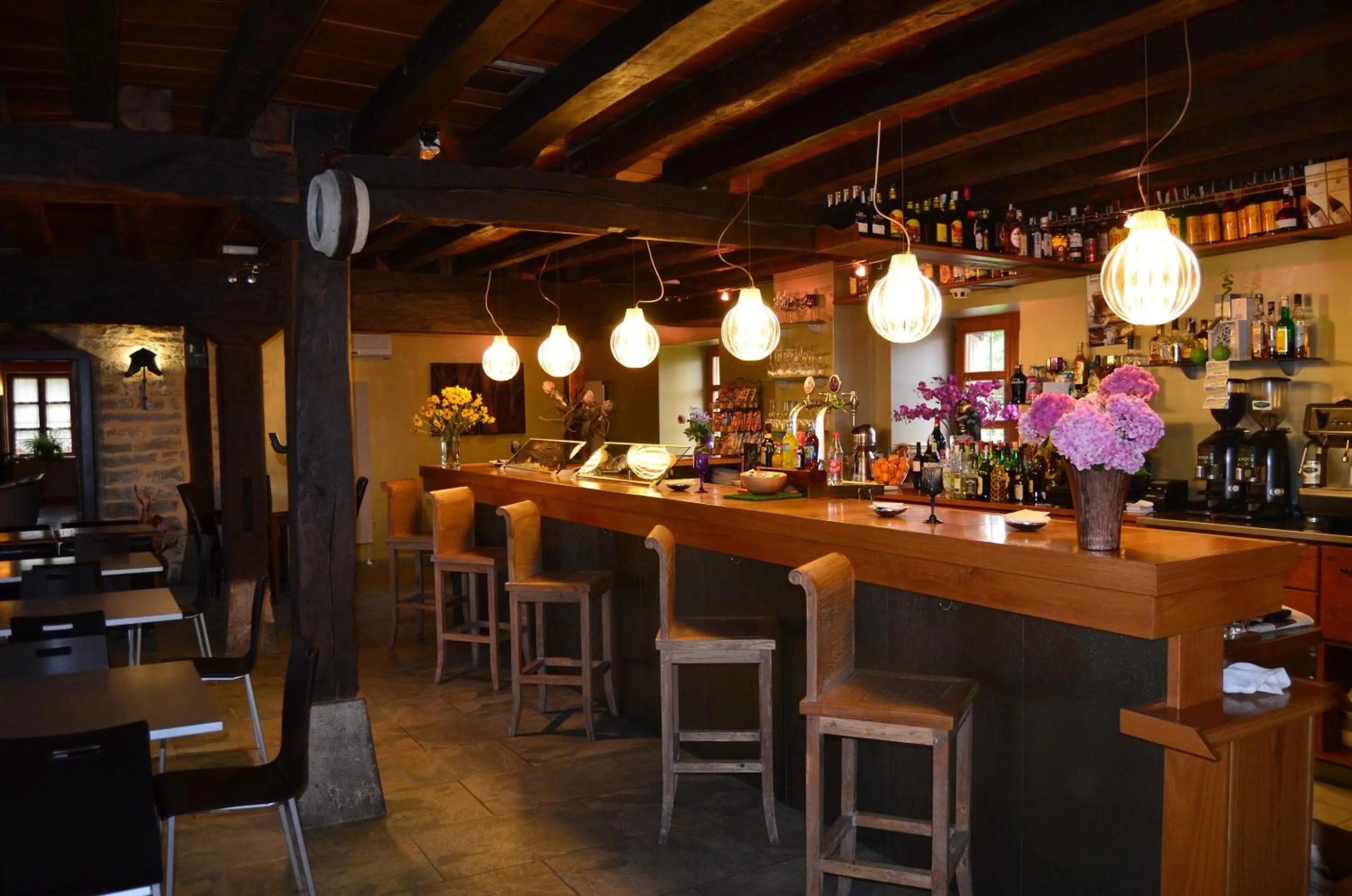 Lounge or bar in El Coto Hotel Restaurante
