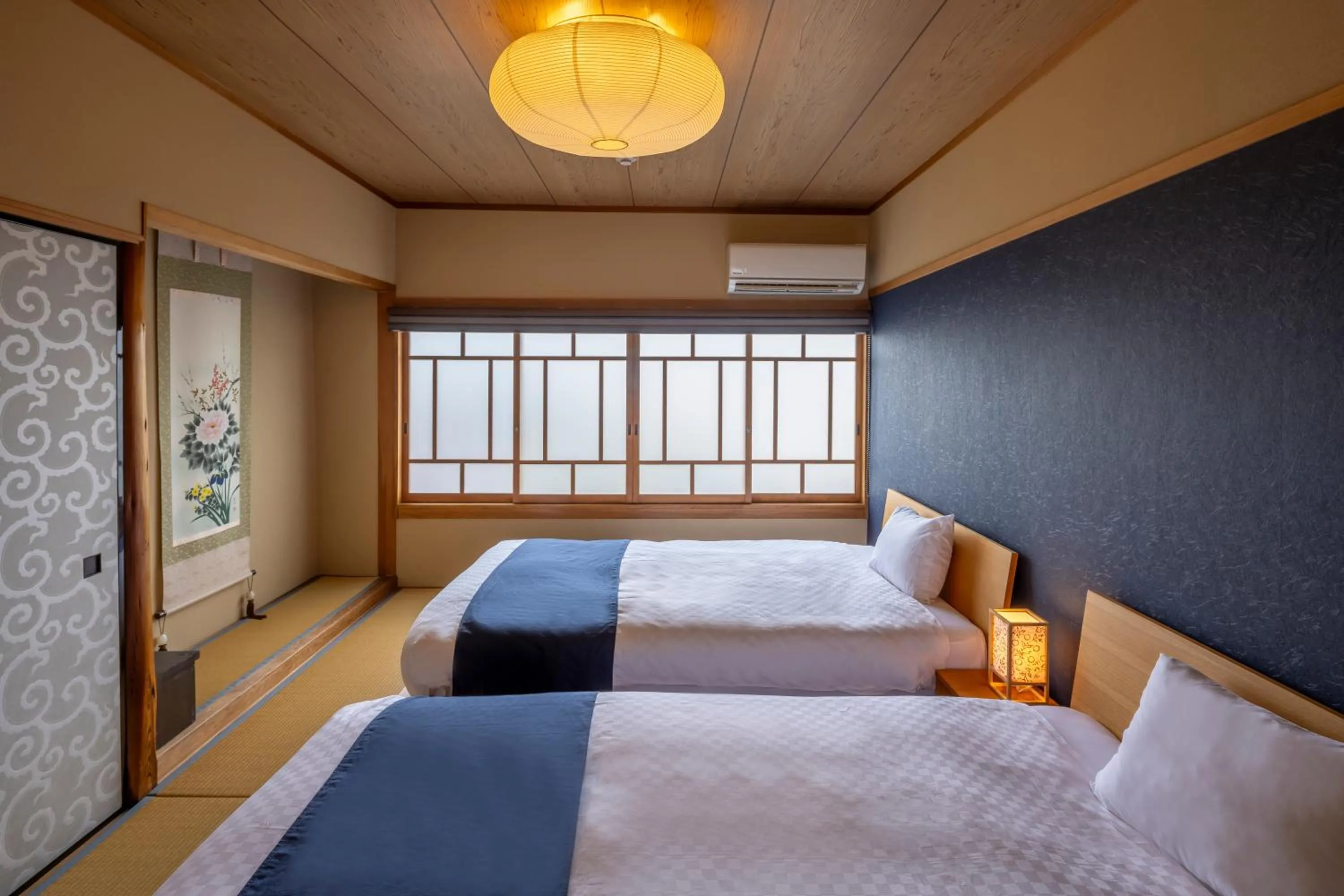 Bedroom, Bed in Machiya Oozora