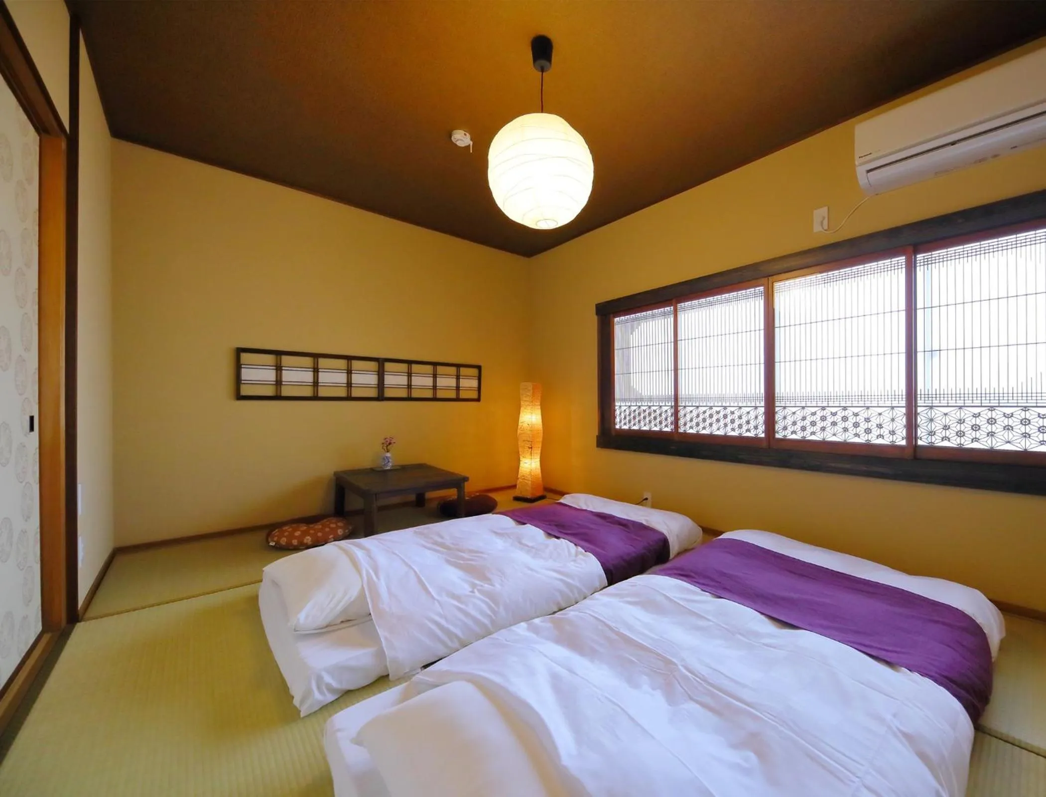Bedroom, Bed in Machiya Oozora