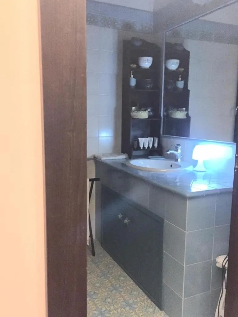 Casannunziata - appartamento con 2 camere no cucina