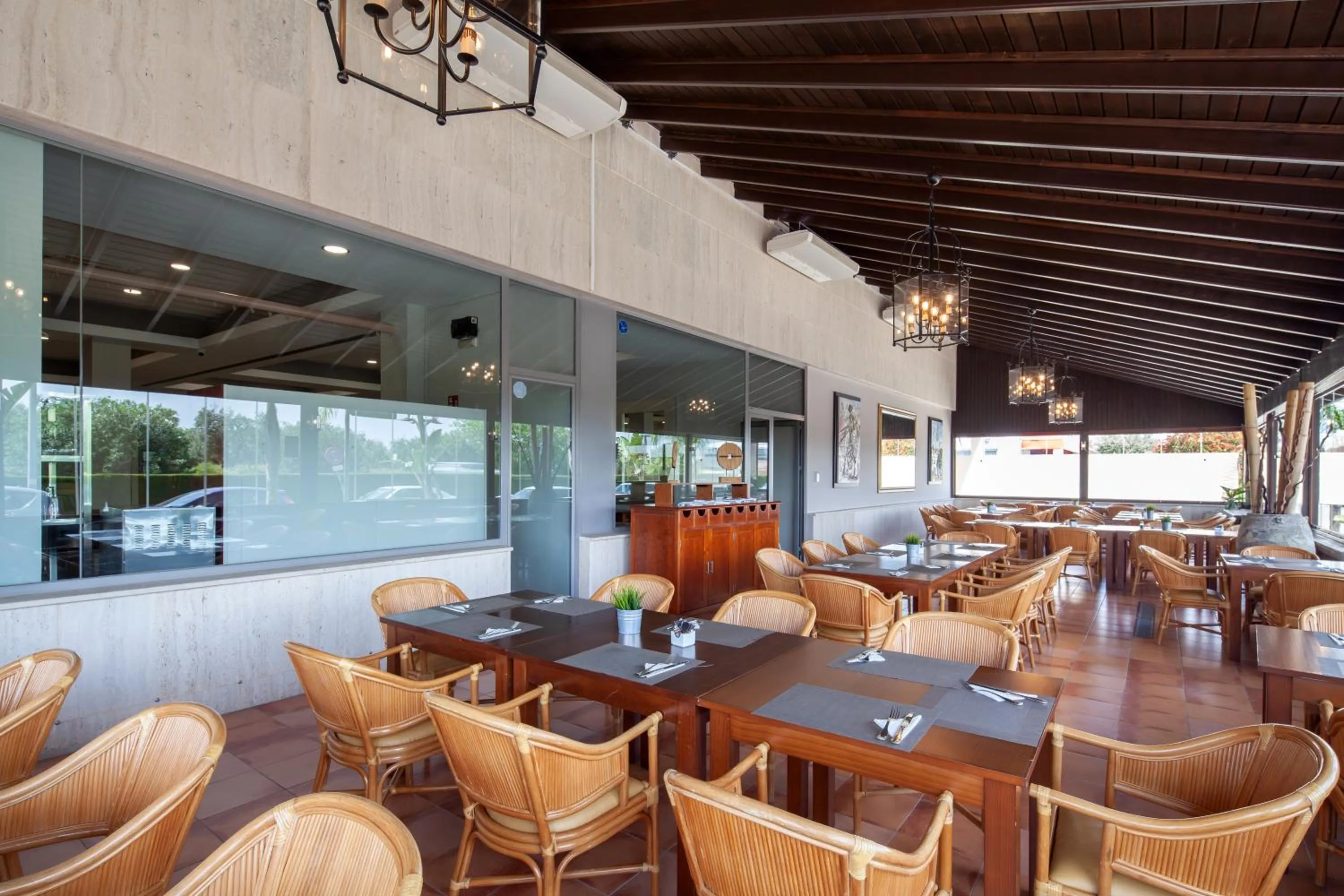 Restaurant/places to eat in Leflet Sanlucar