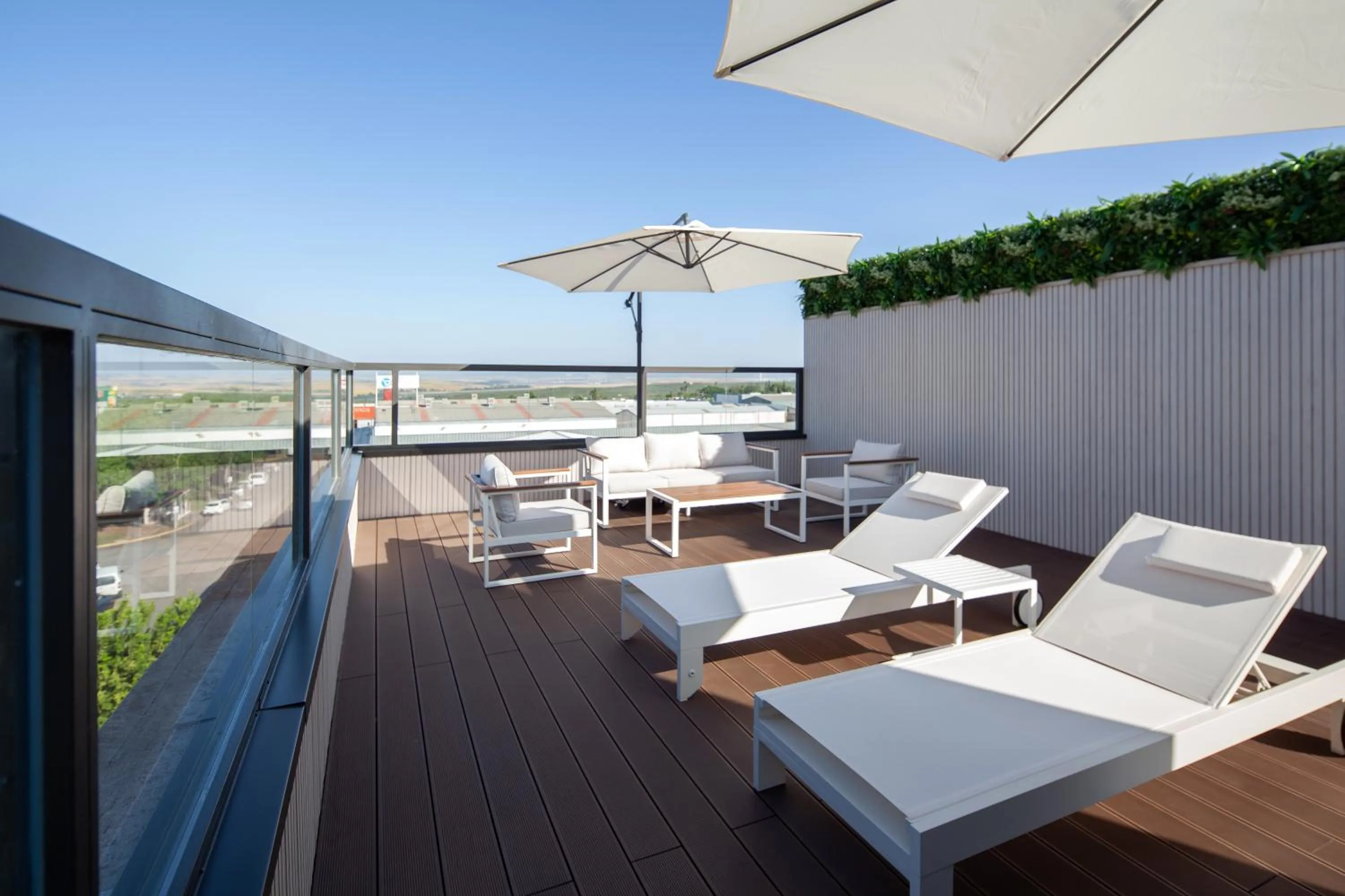 Swimming pool in Leflet Sanlucar