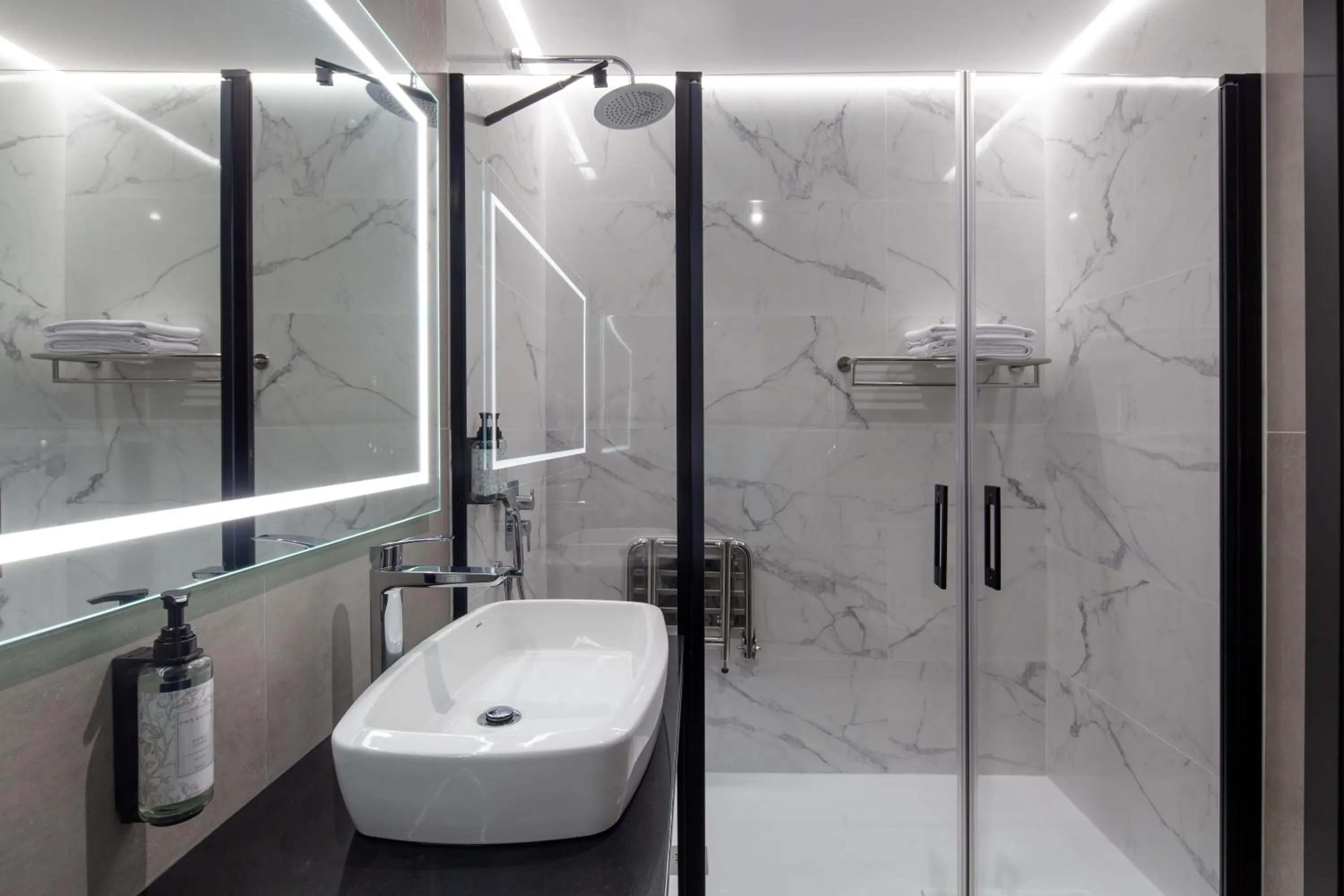 Shower in Leflet Sanlucar