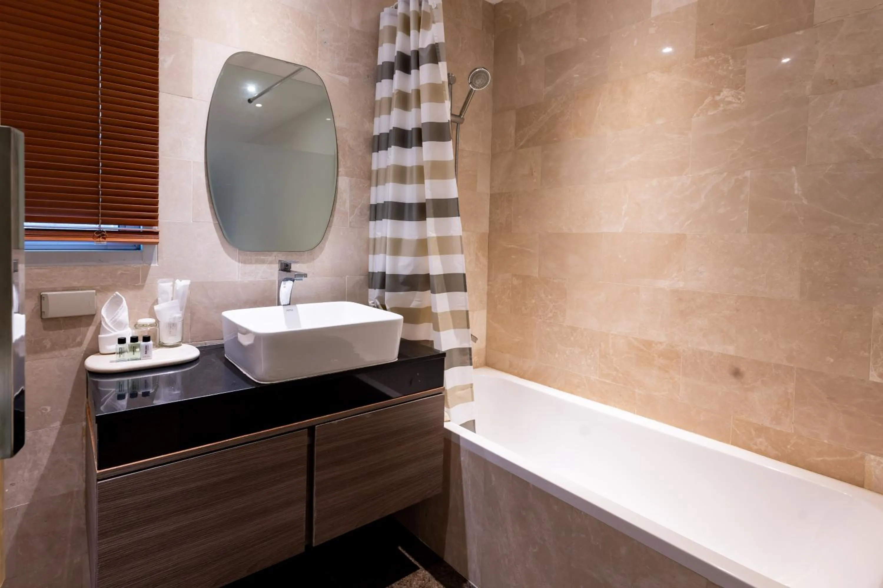 Sukhothai Residence Ruam Ruedi