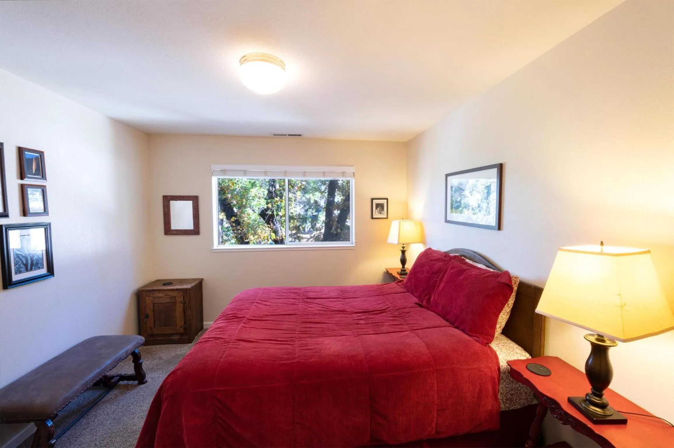Bed in Yosemite Park Place