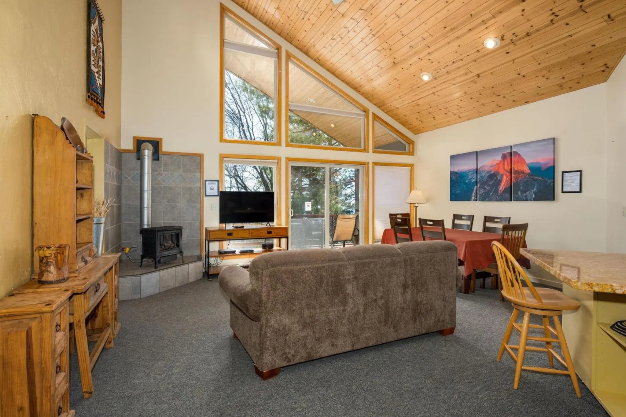 Falcons Nest (Upstairs)