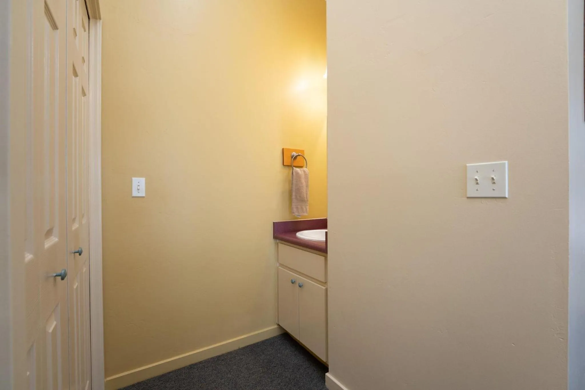 Falcons Nest (Upstairs)